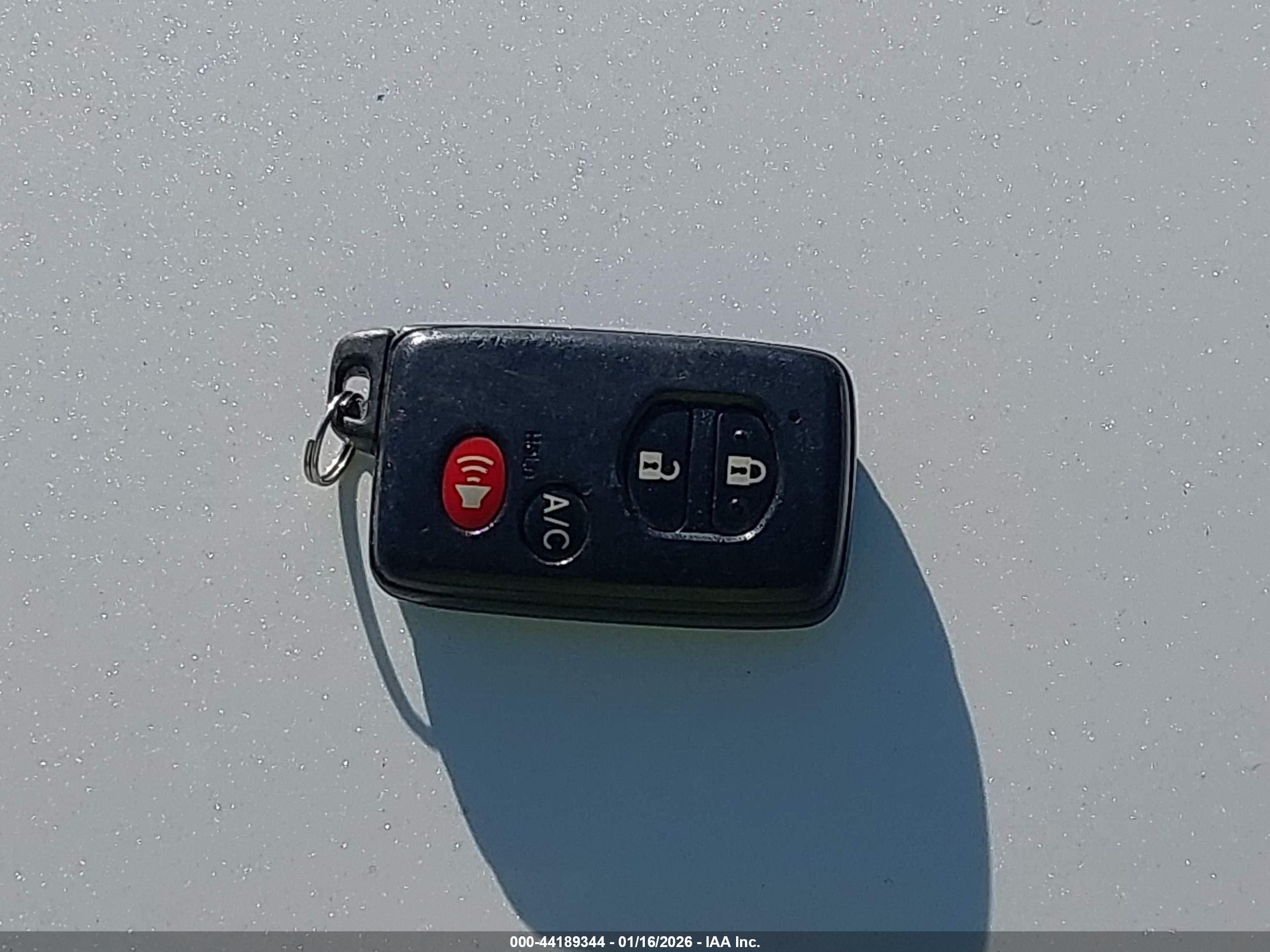 TOYOTA PRIUS image 11