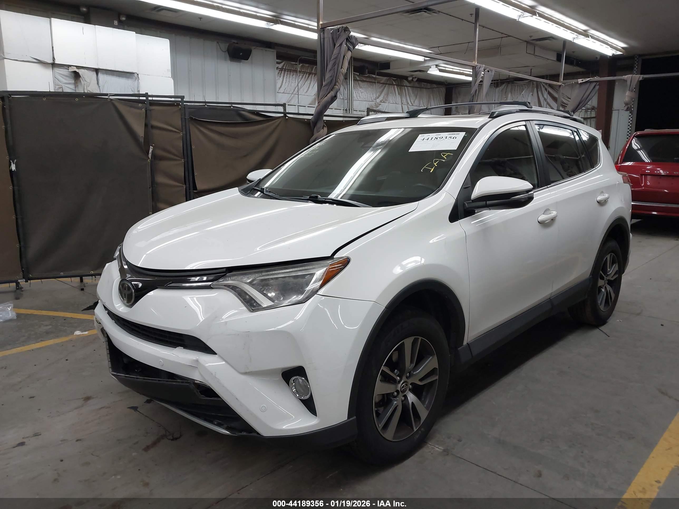 TOYOTA RAV4 image 2
