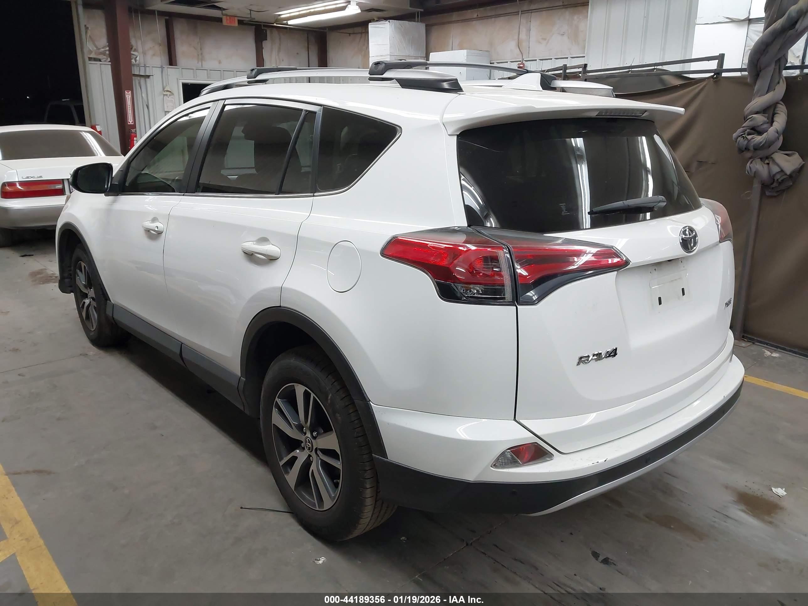 TOYOTA RAV4 image 3