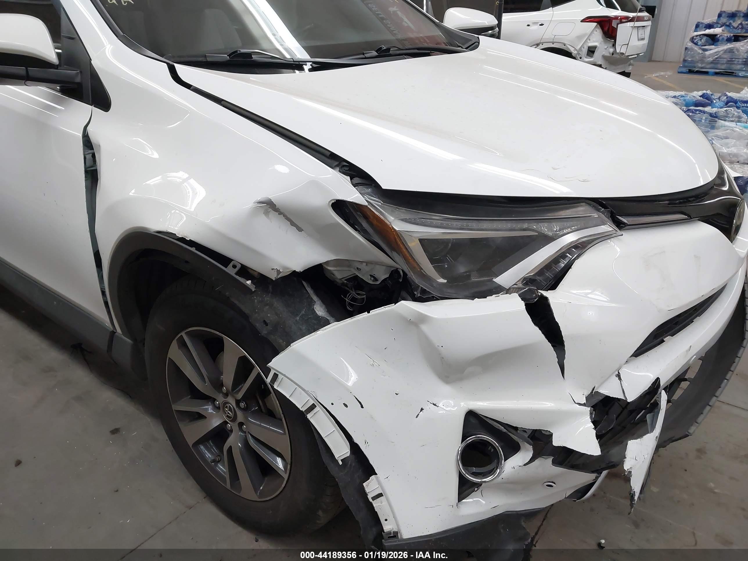 TOYOTA RAV4 image 6