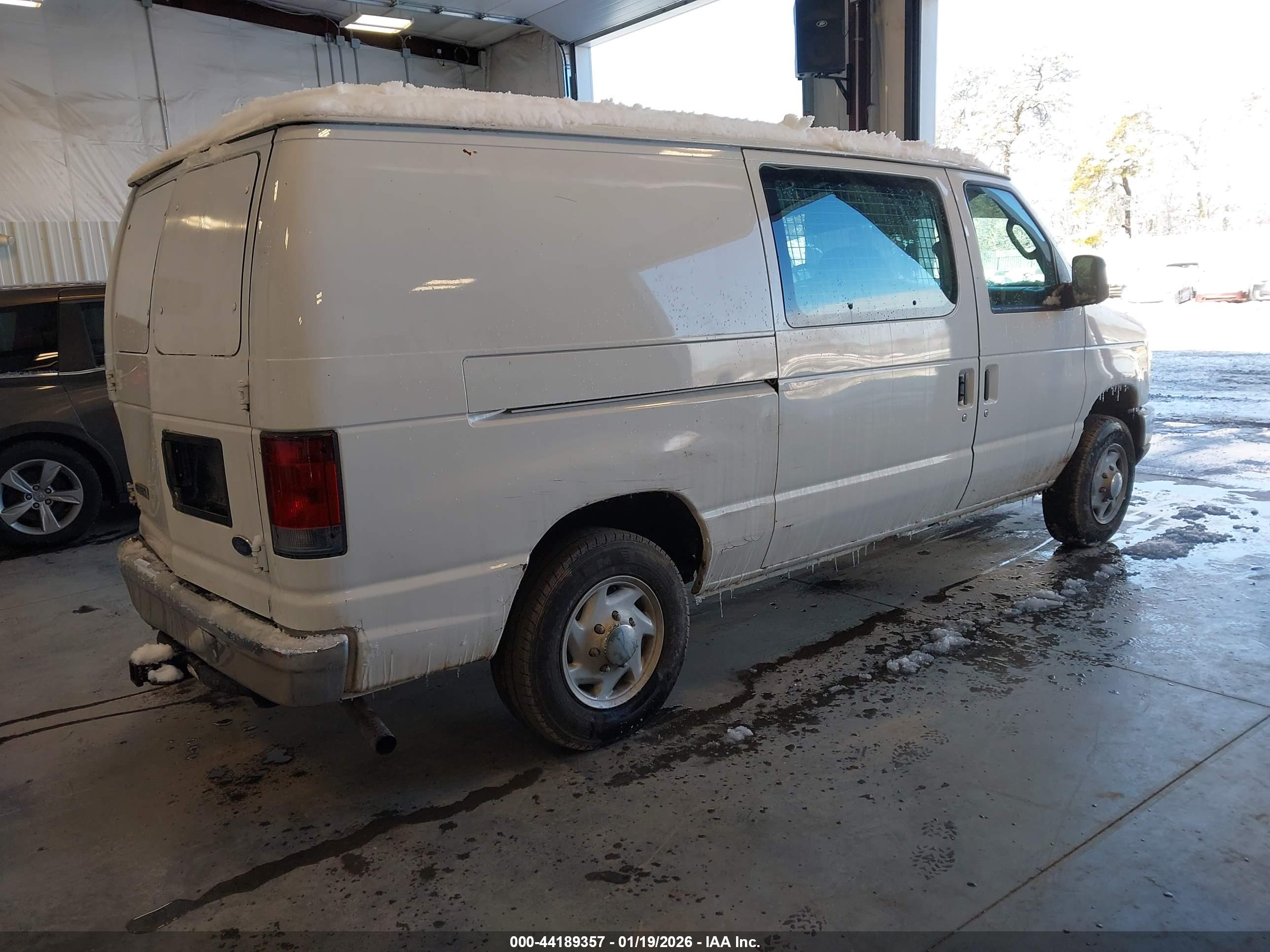 FORD E-150 image 4