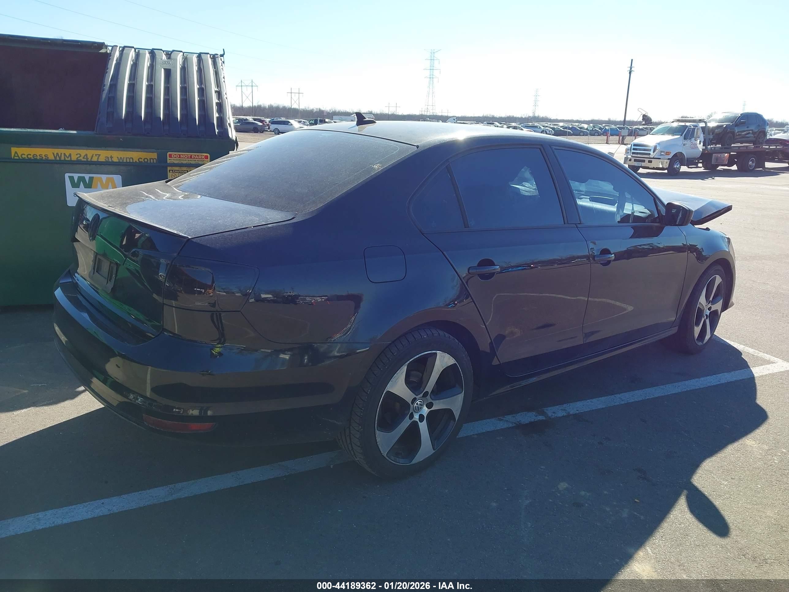 VOLKSWAGEN JETTA image 4