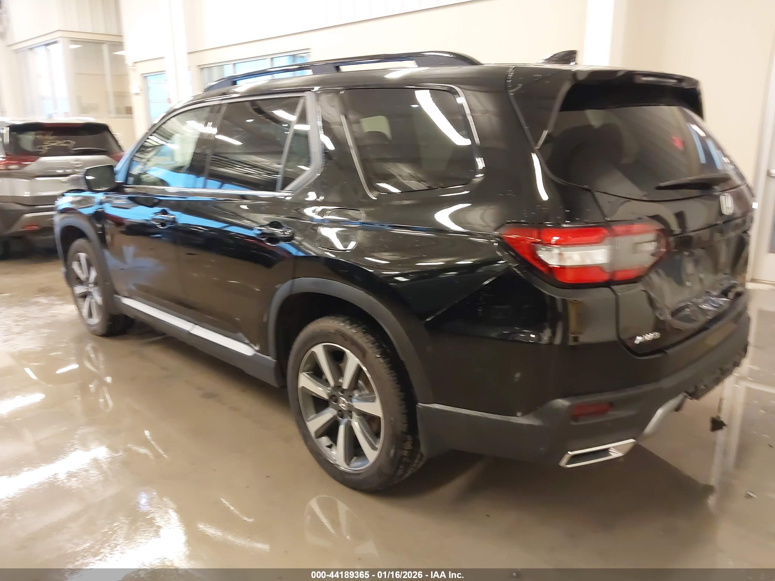 HONDA PILOT image 3