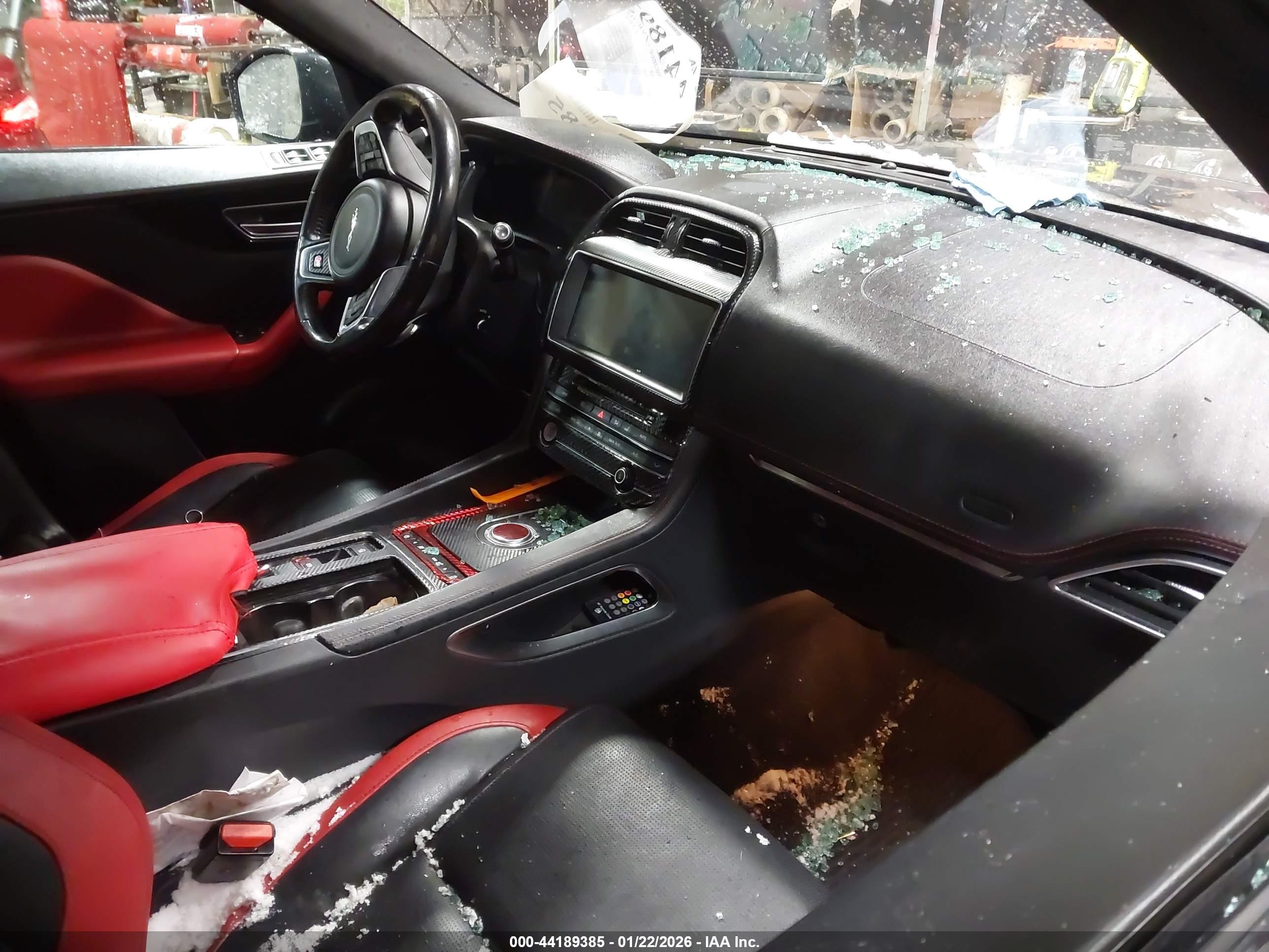 JAGUAR F-PACE image 5