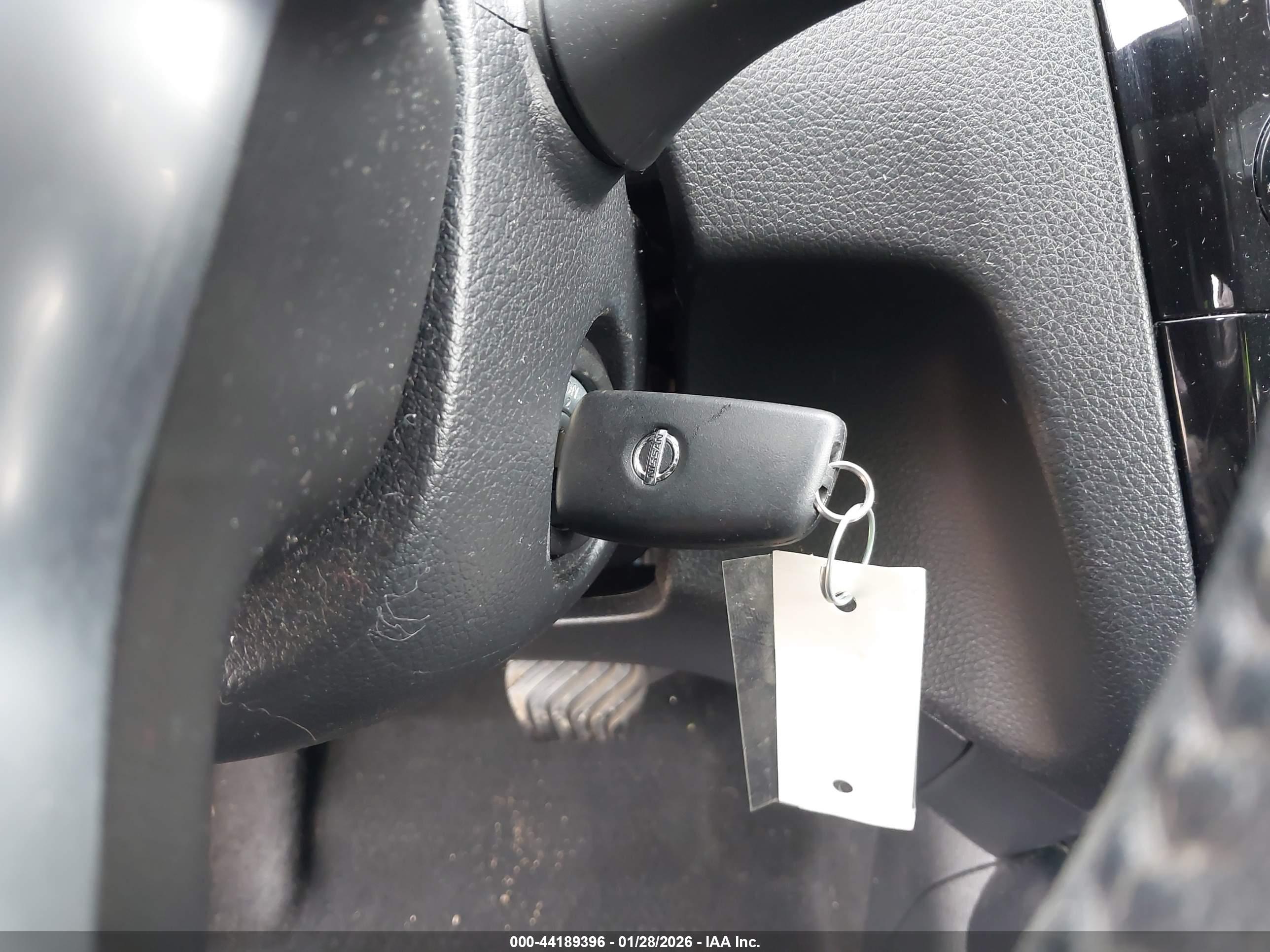 NISSAN ROGUE image 11