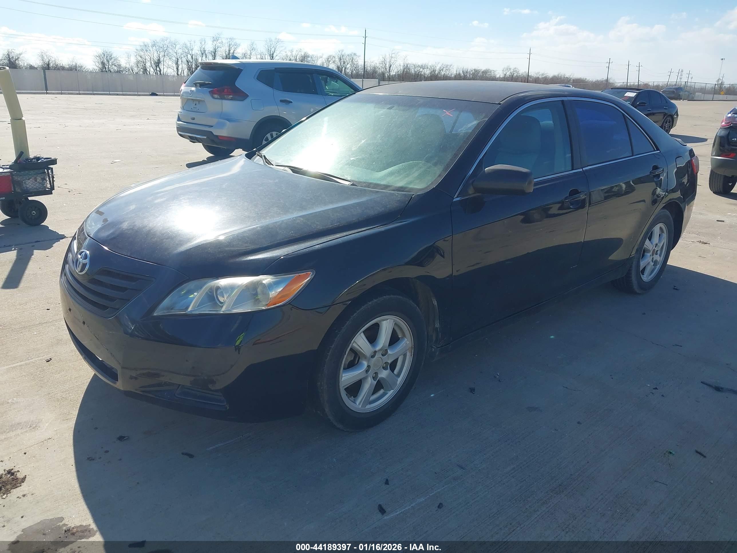 TOYOTA CAMRY image 2