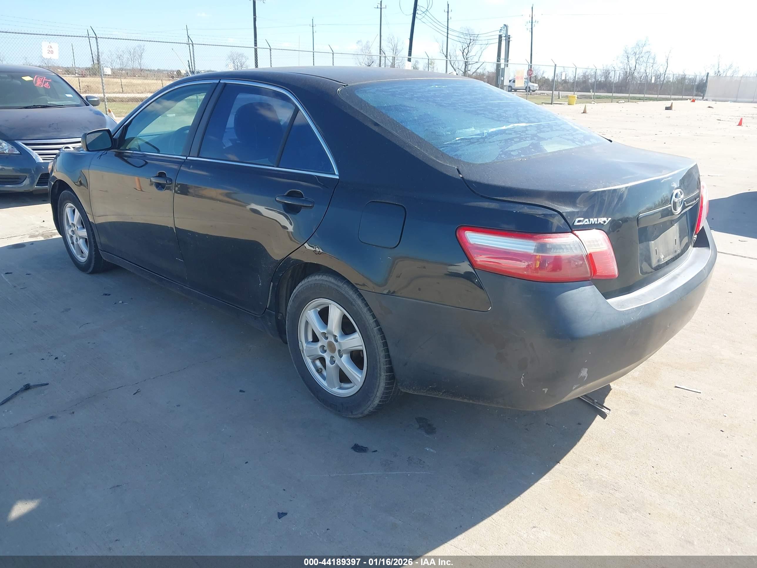 TOYOTA CAMRY image 3