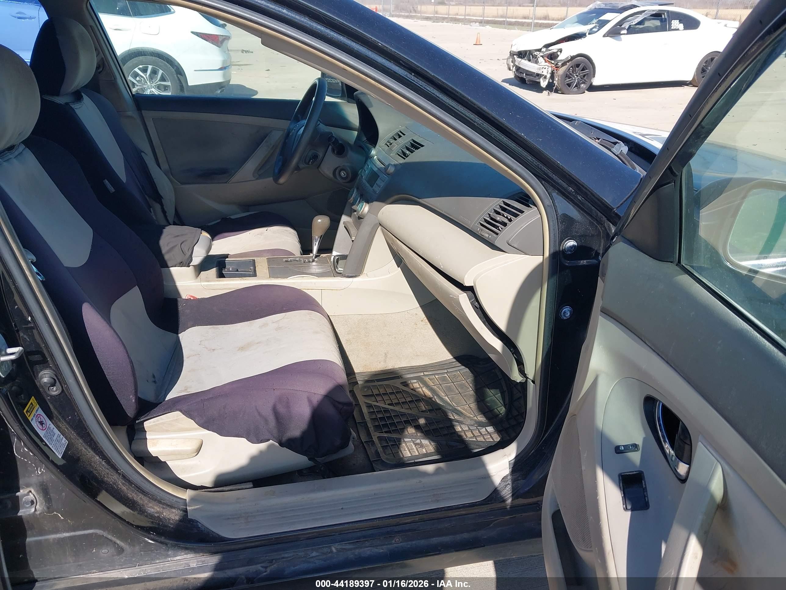 TOYOTA CAMRY image 5