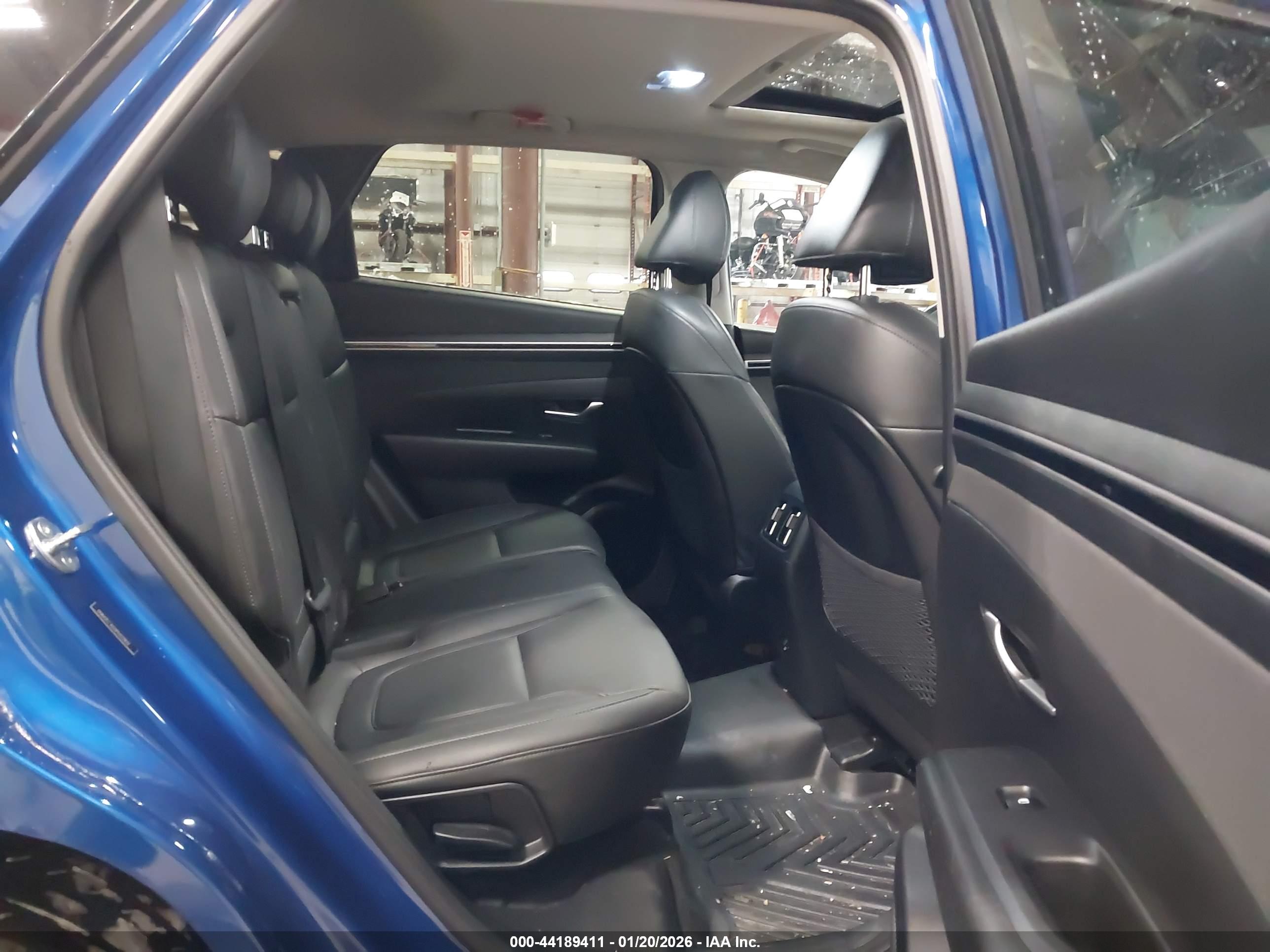 HYUNDAI TUCSON image 8