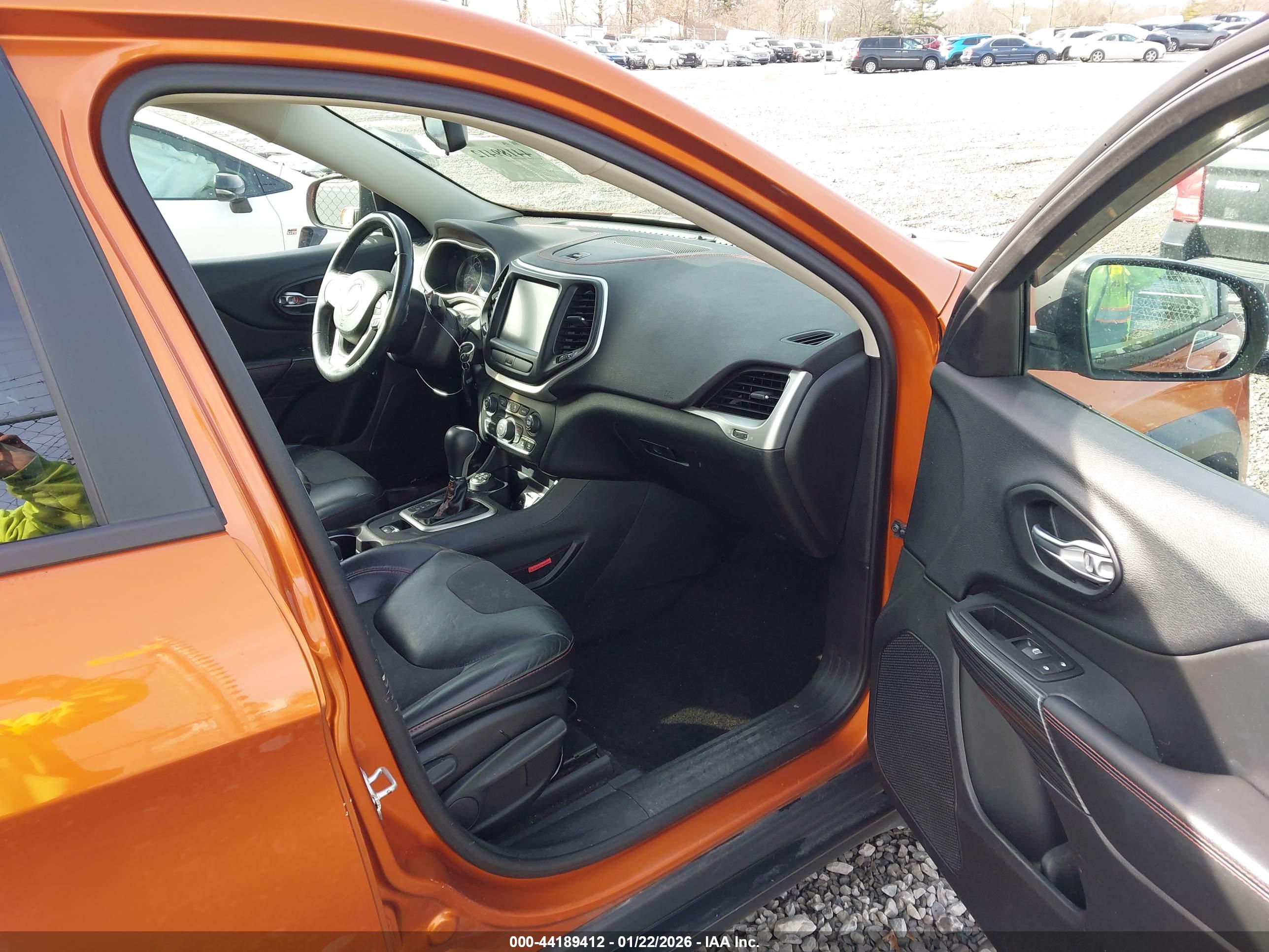 JEEP CHEROKEE image 5