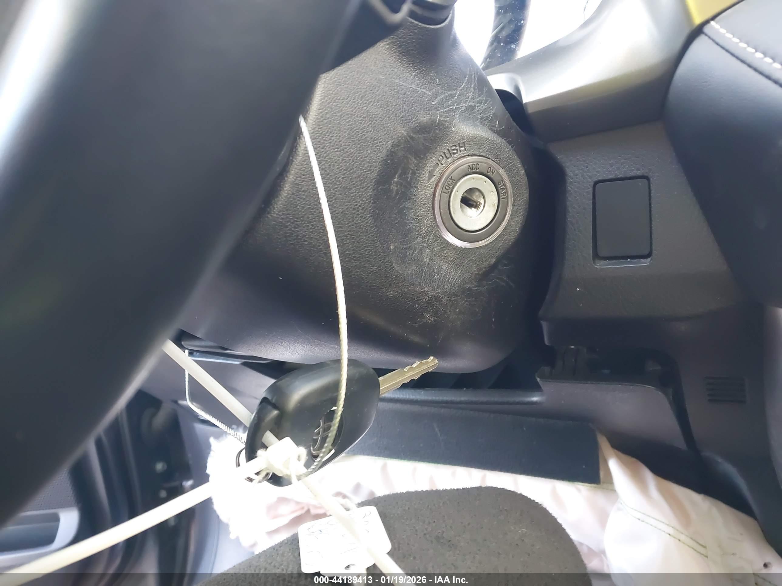 TOYOTA RAV4 image 11