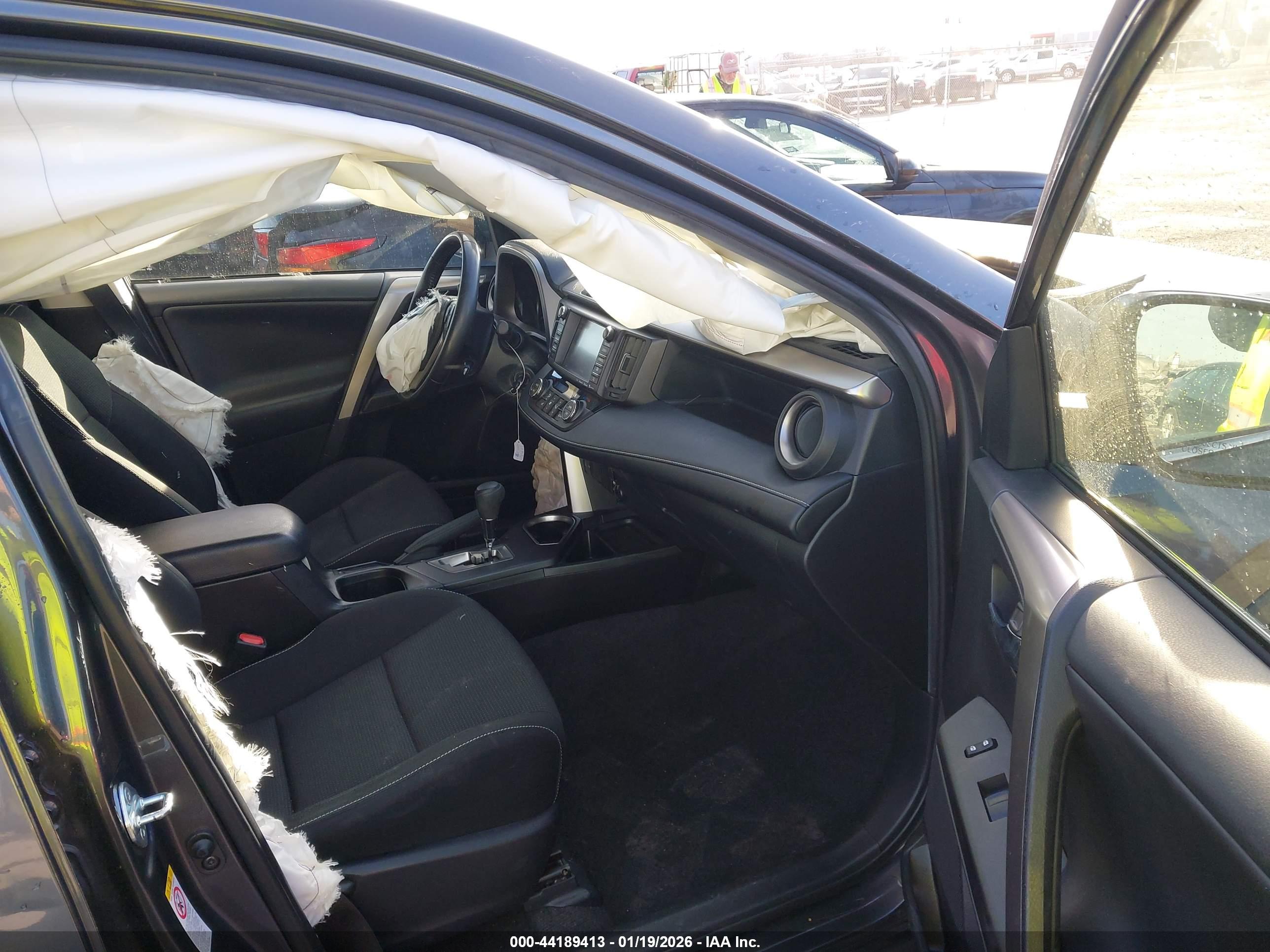 TOYOTA RAV4 image 5
