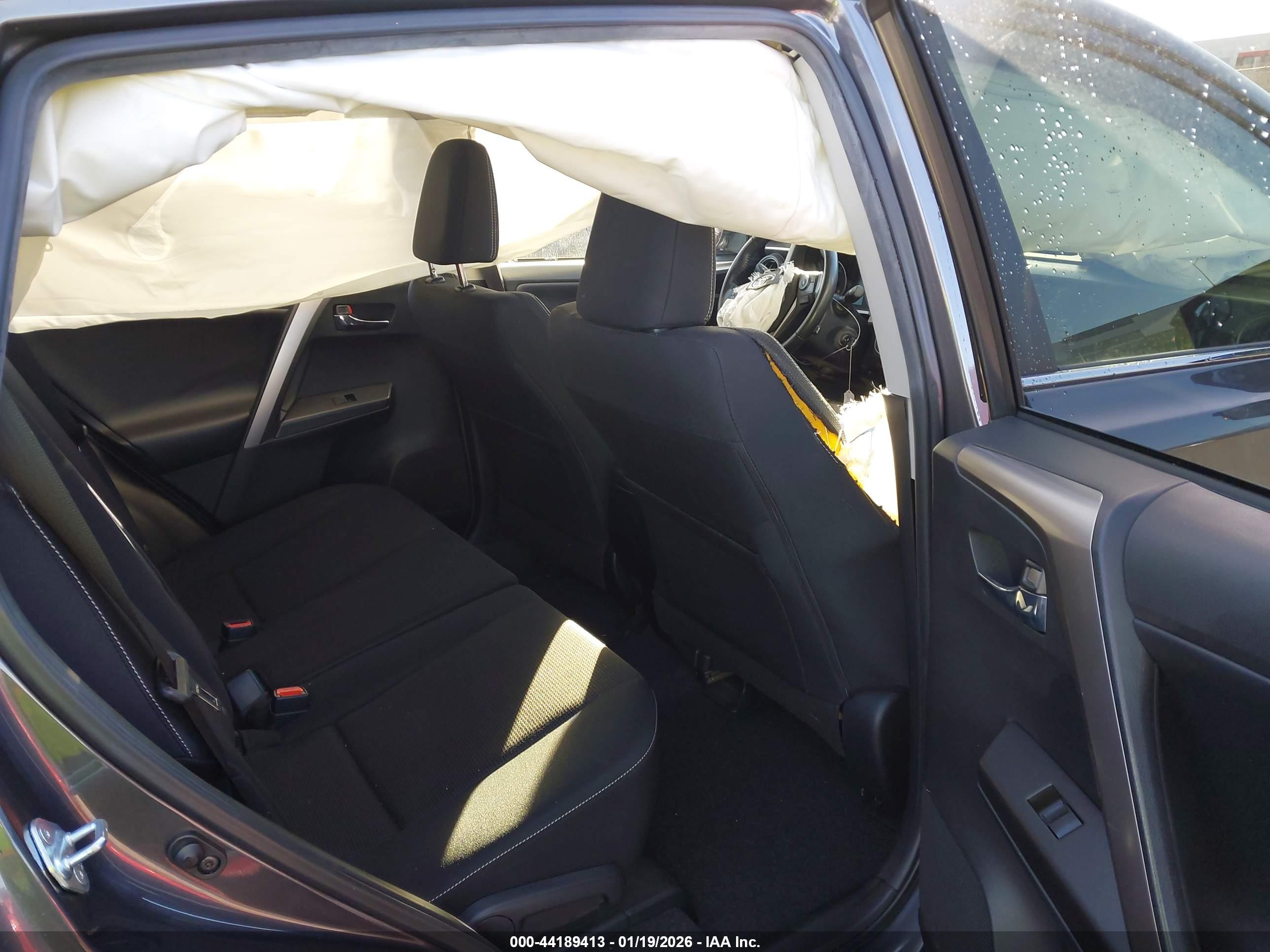 TOYOTA RAV4 image 8