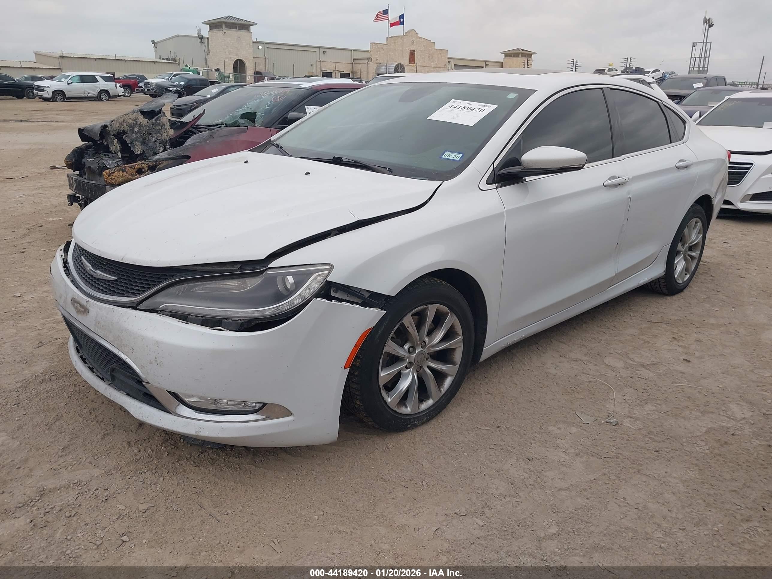 CHRYSLER 200 image 2