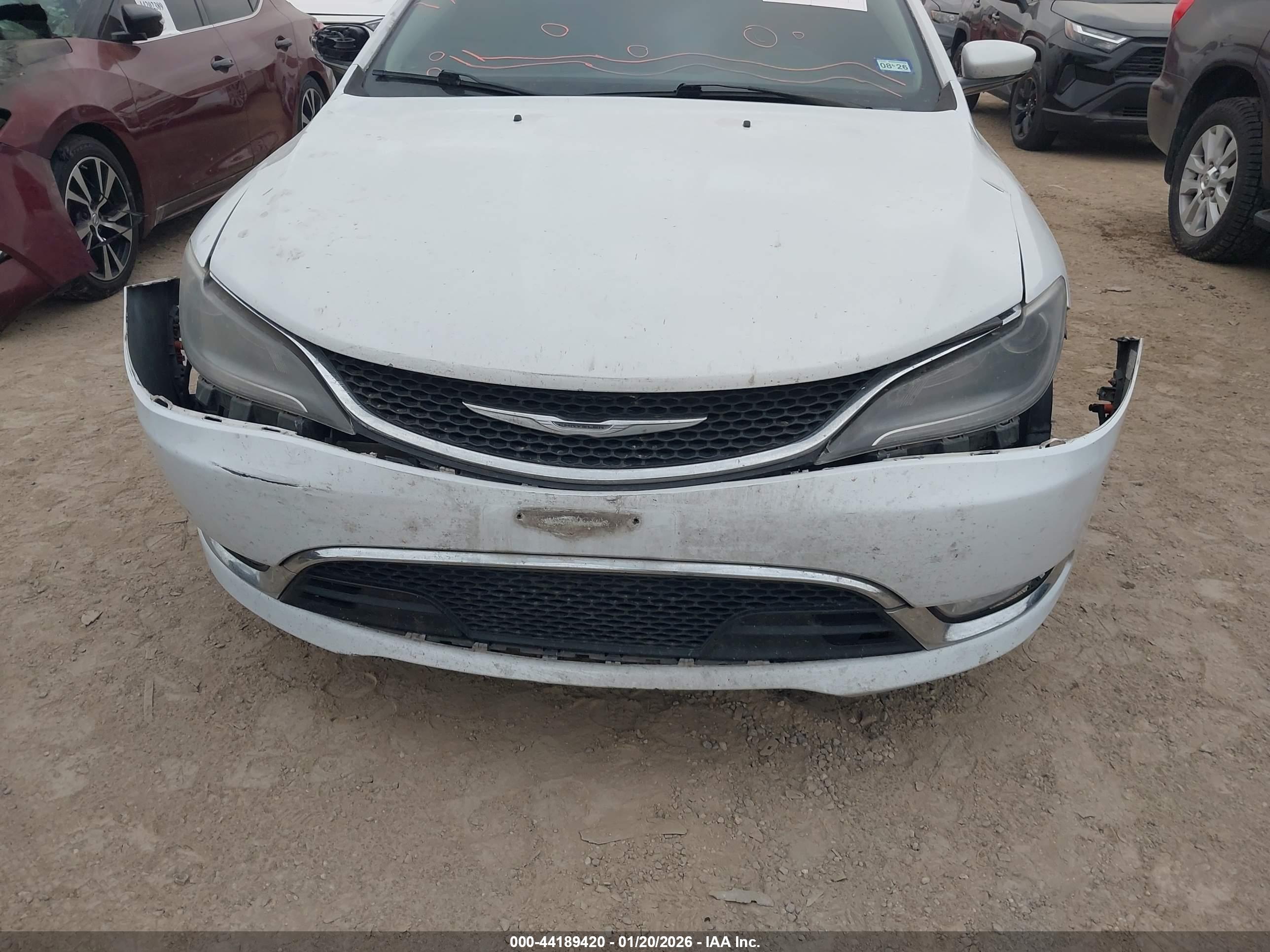 CHRYSLER 200 image 6