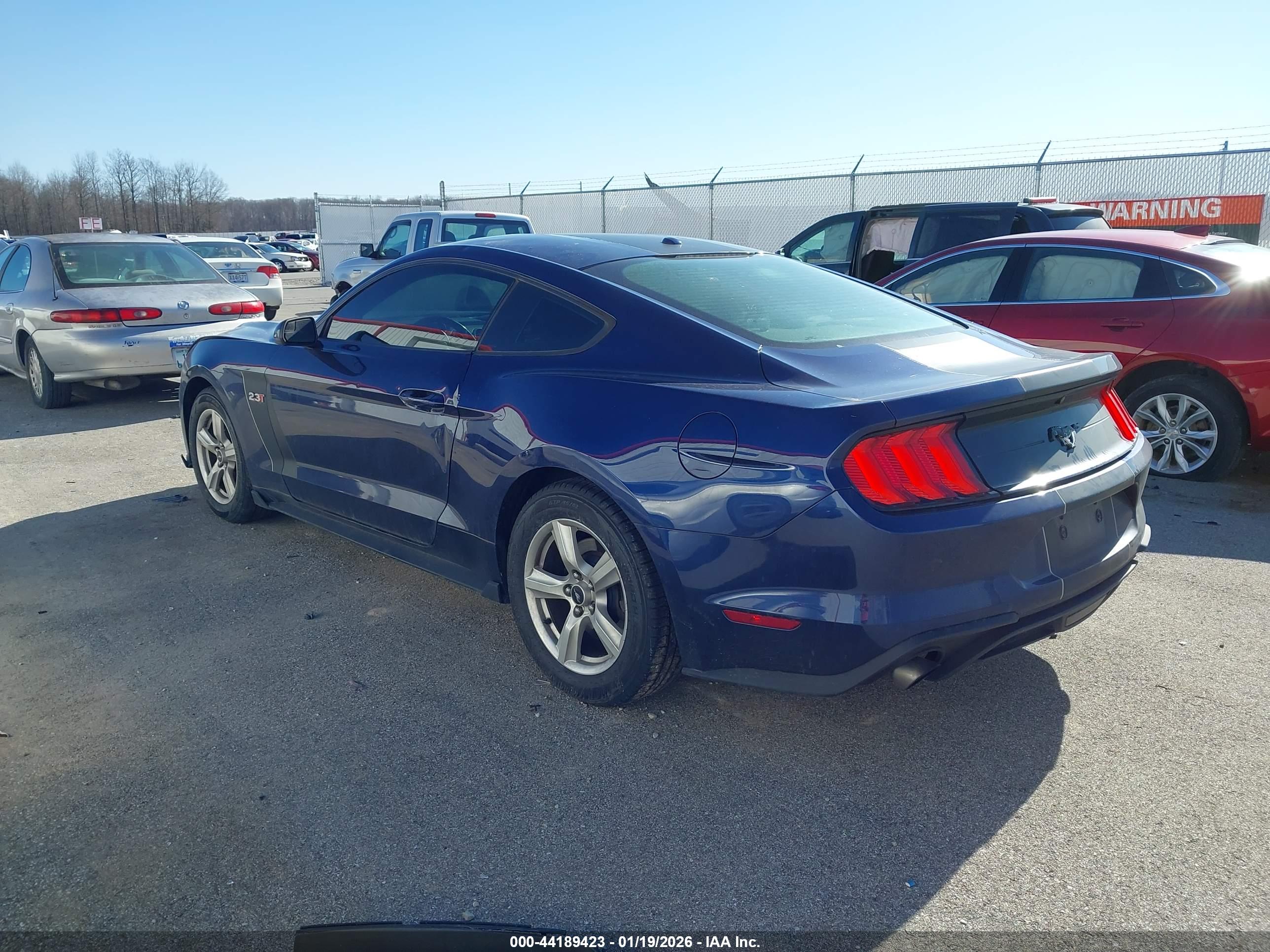FORD MUSTANG image 3