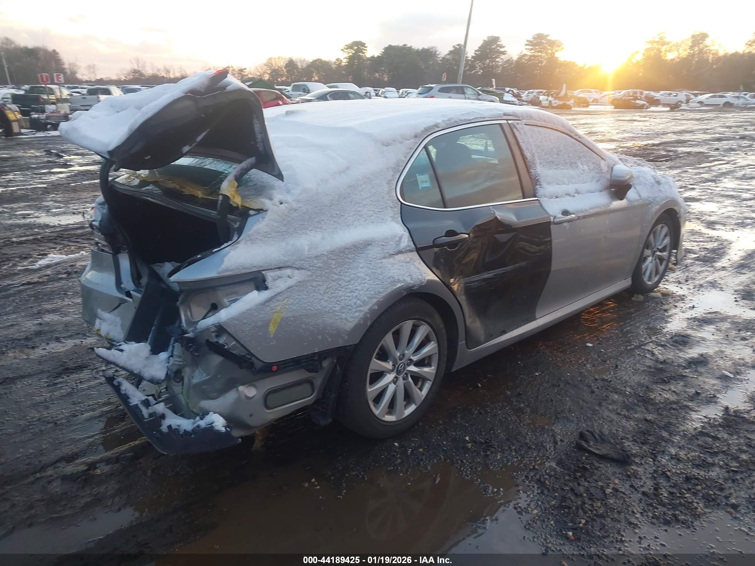 TOYOTA CAMRY image 4