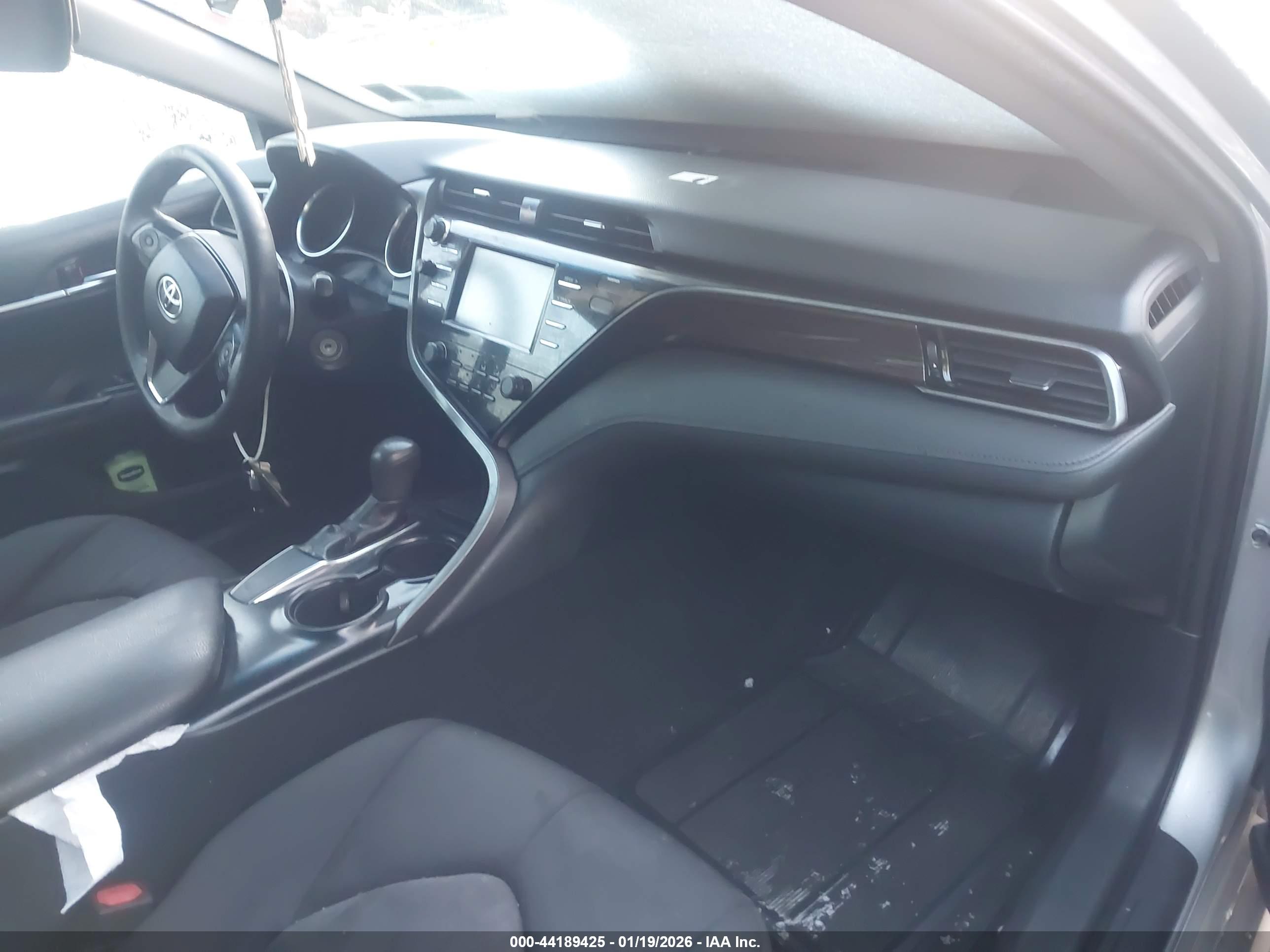 TOYOTA CAMRY image 5