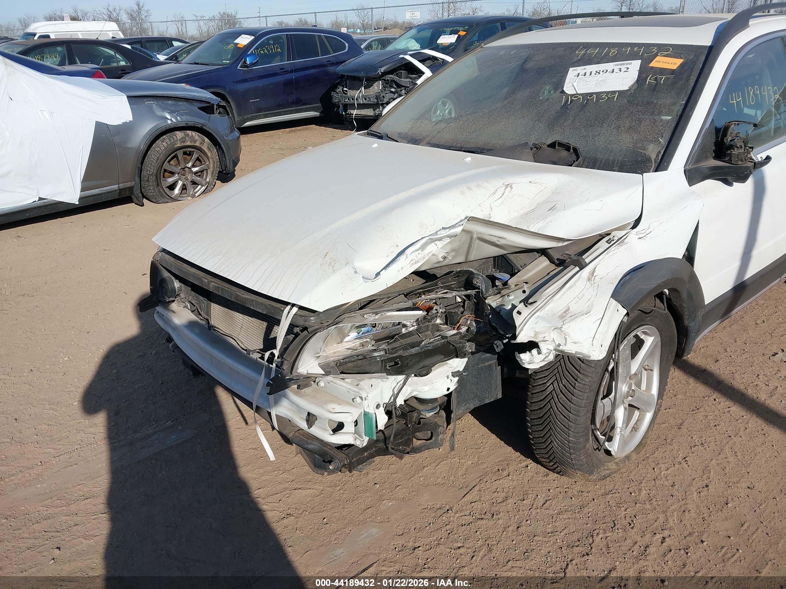VOLVO XC70 image 6