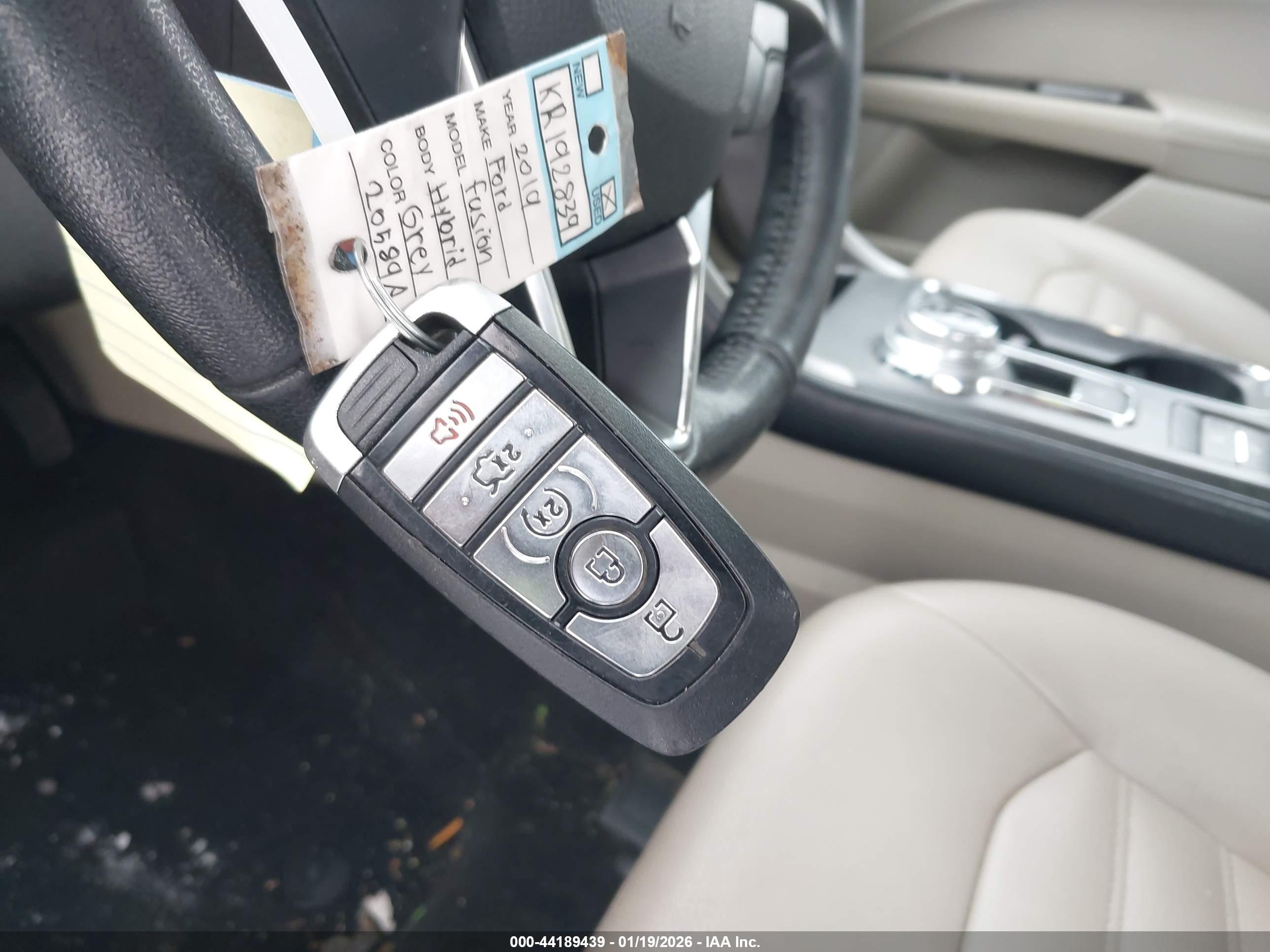 FORD FUSION image 11