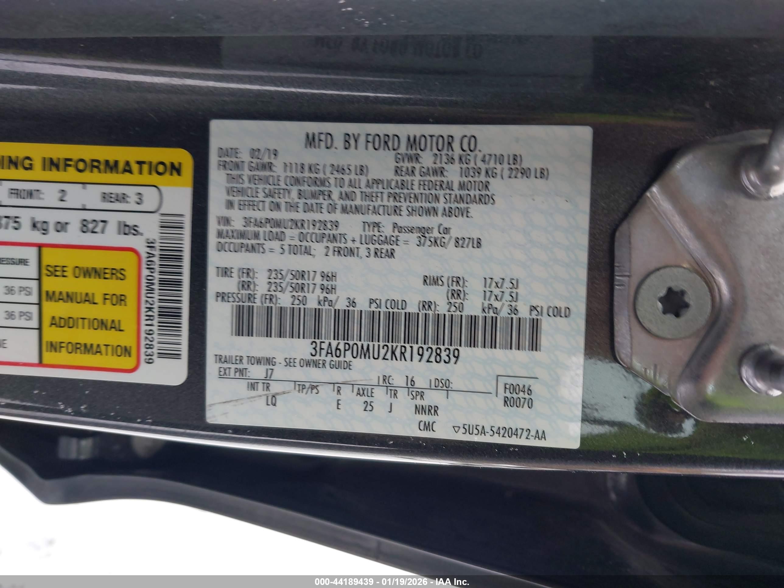 FORD FUSION image 9