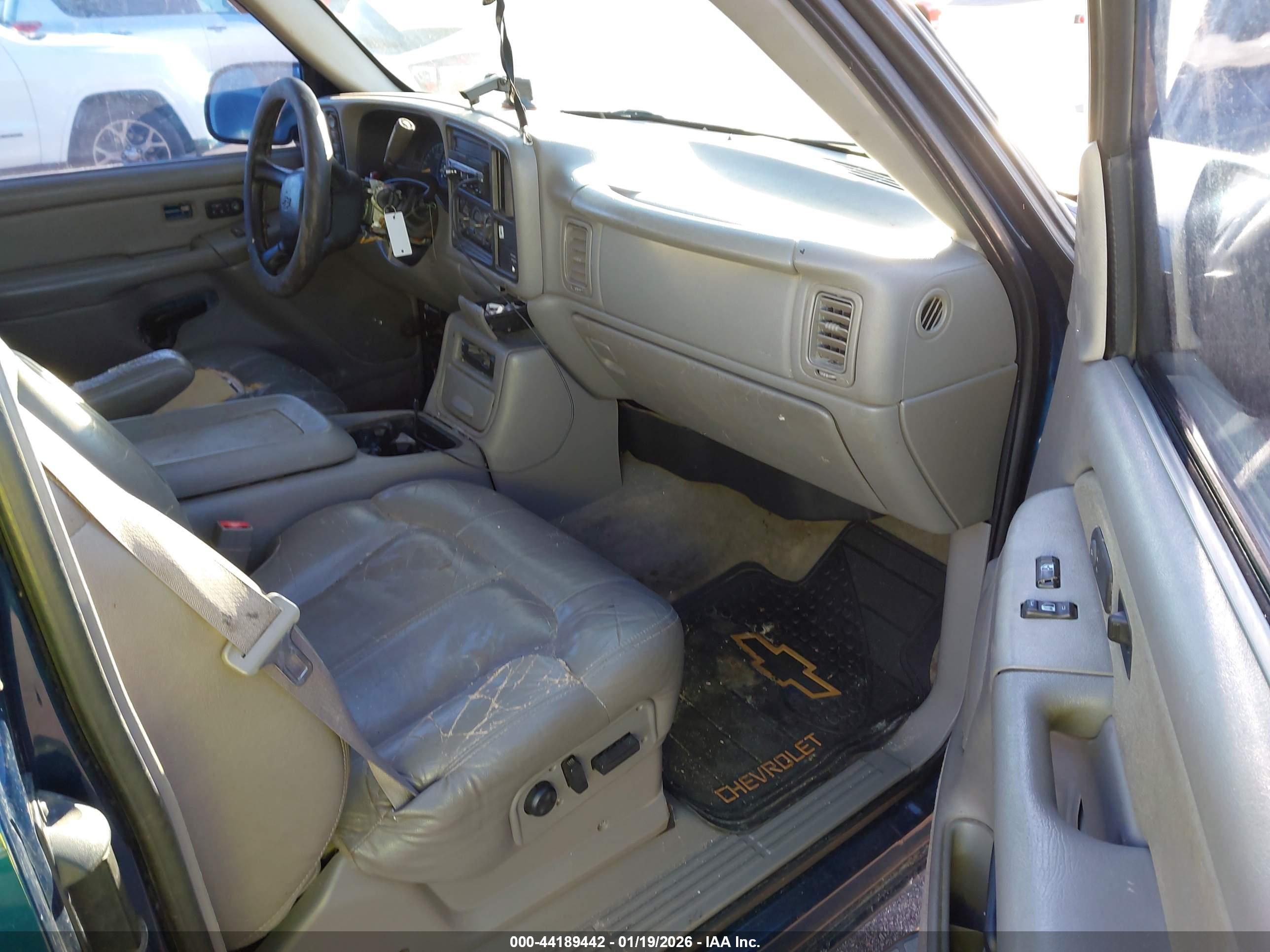 CHEVROLET SILVERADO image 5