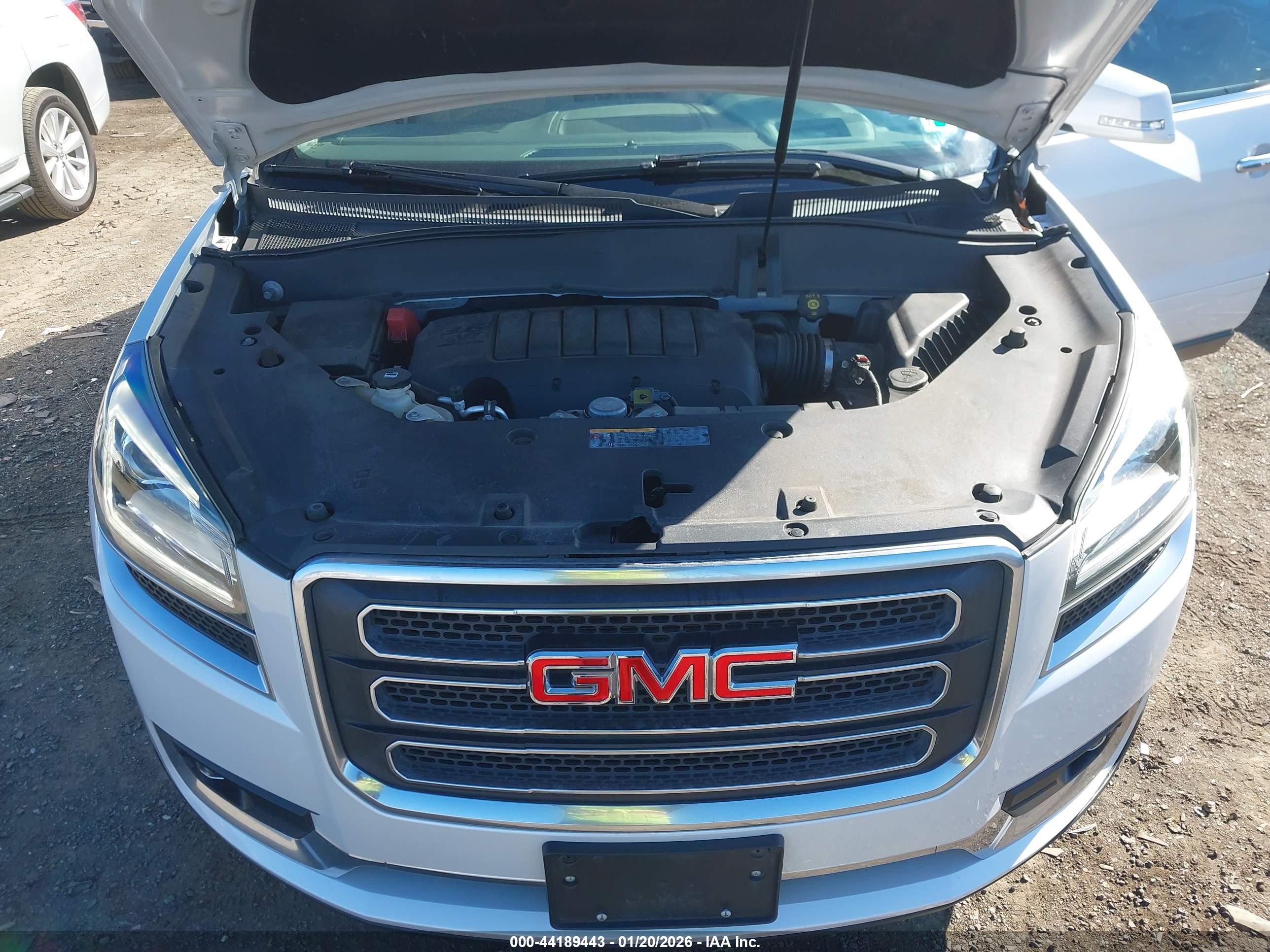GMC ACADIA image 10