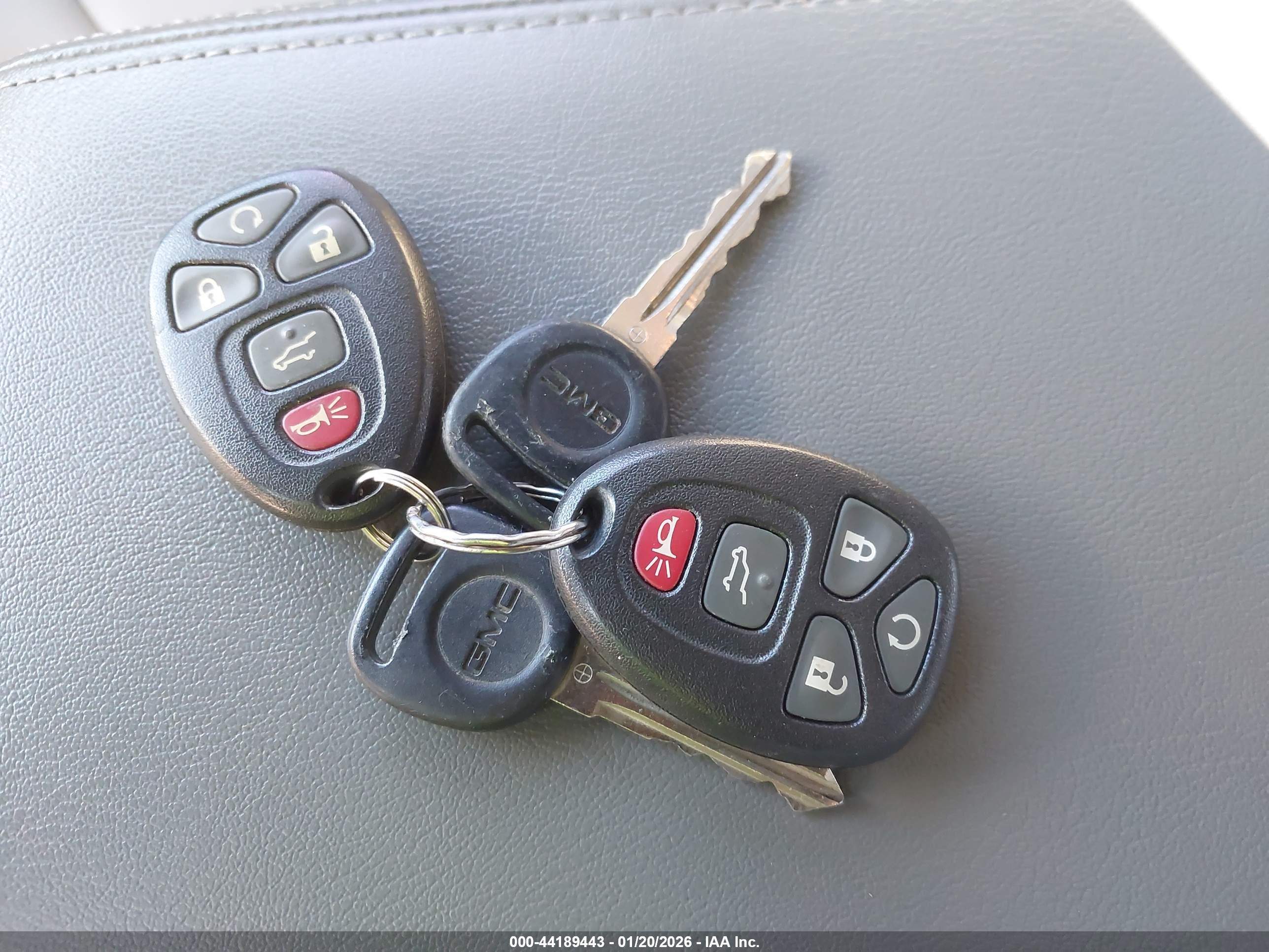 GMC ACADIA image 11