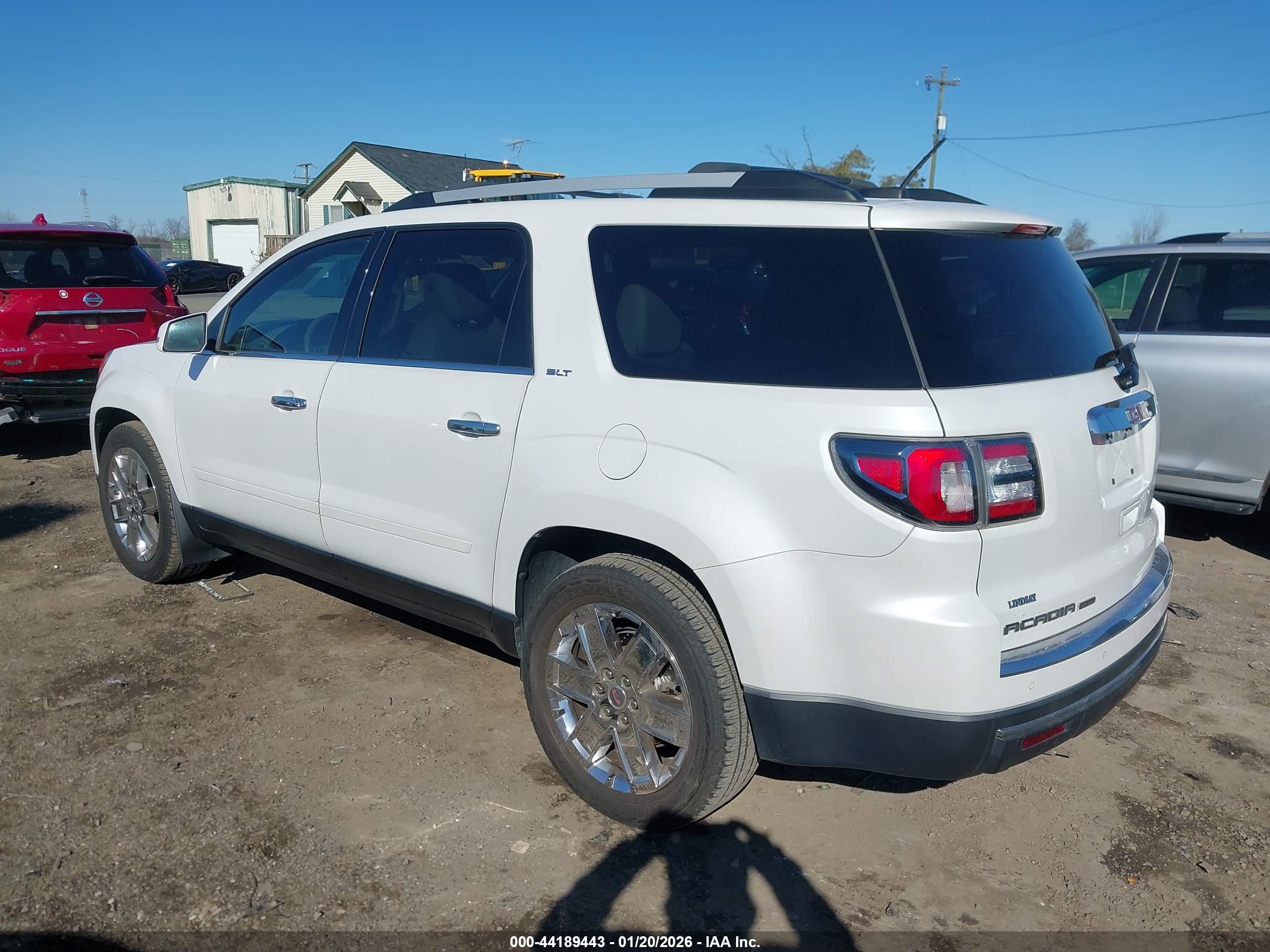 GMC ACADIA image 3