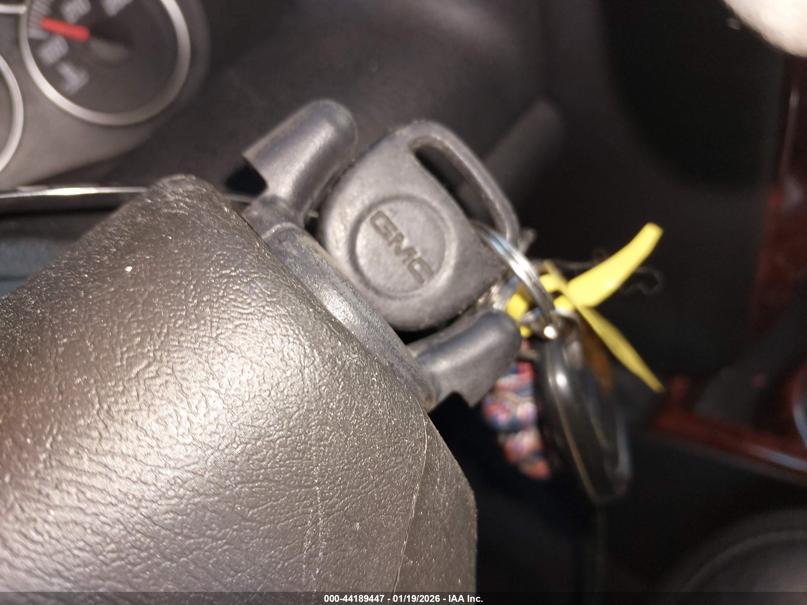 GMC ENVOY image 11