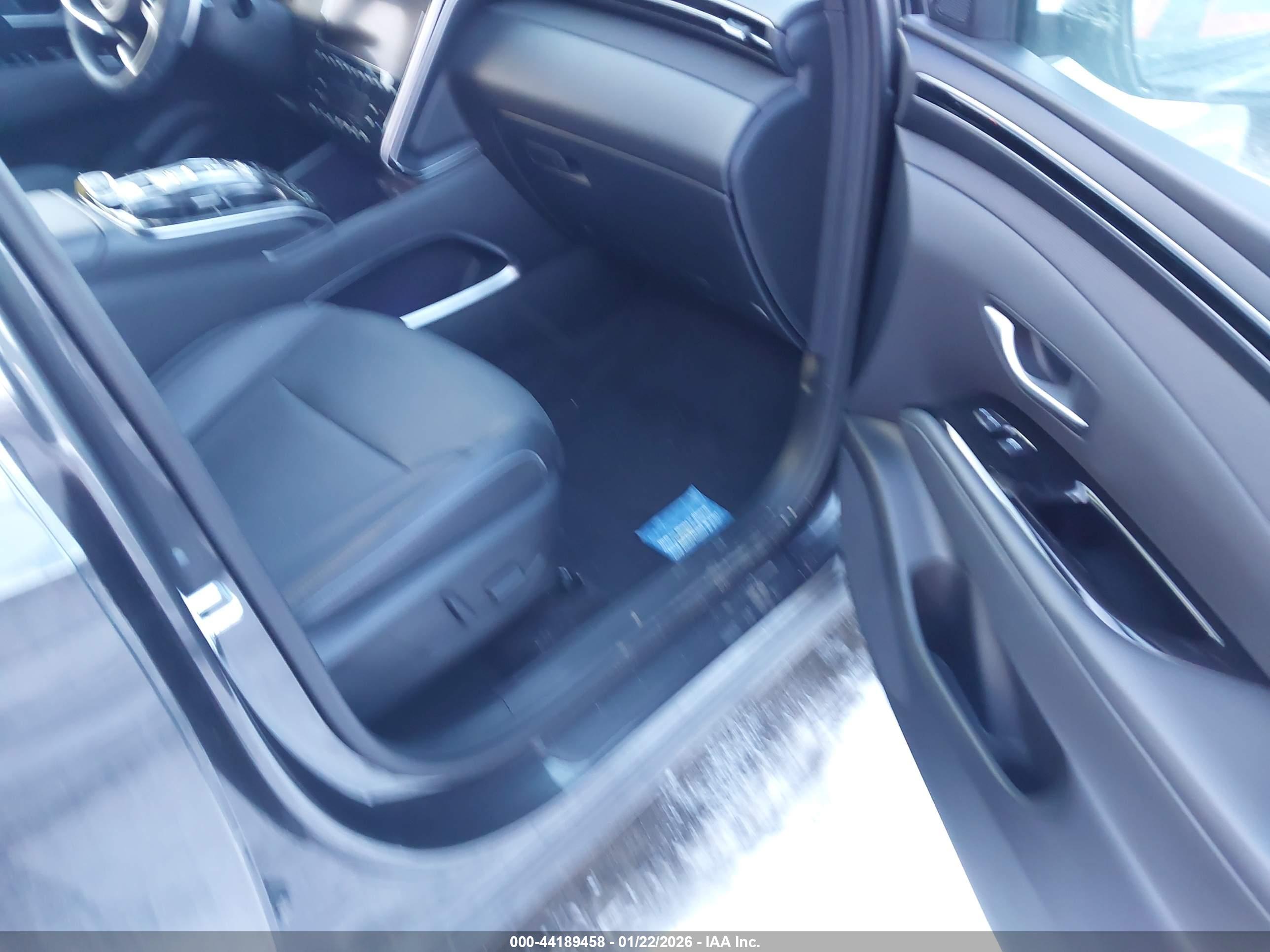 HYUNDAI TUCSON image 5