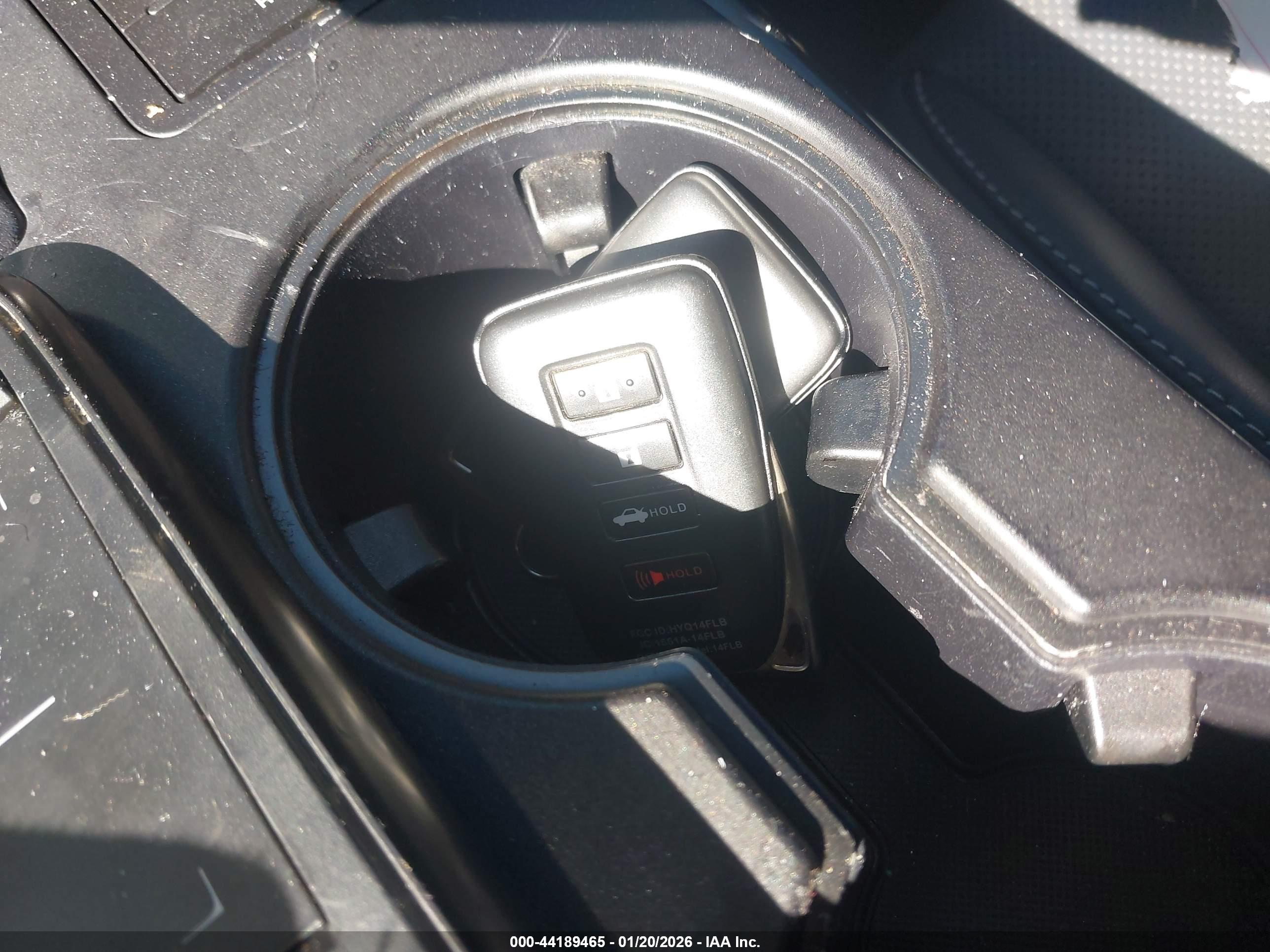 LEXUS IS image 11