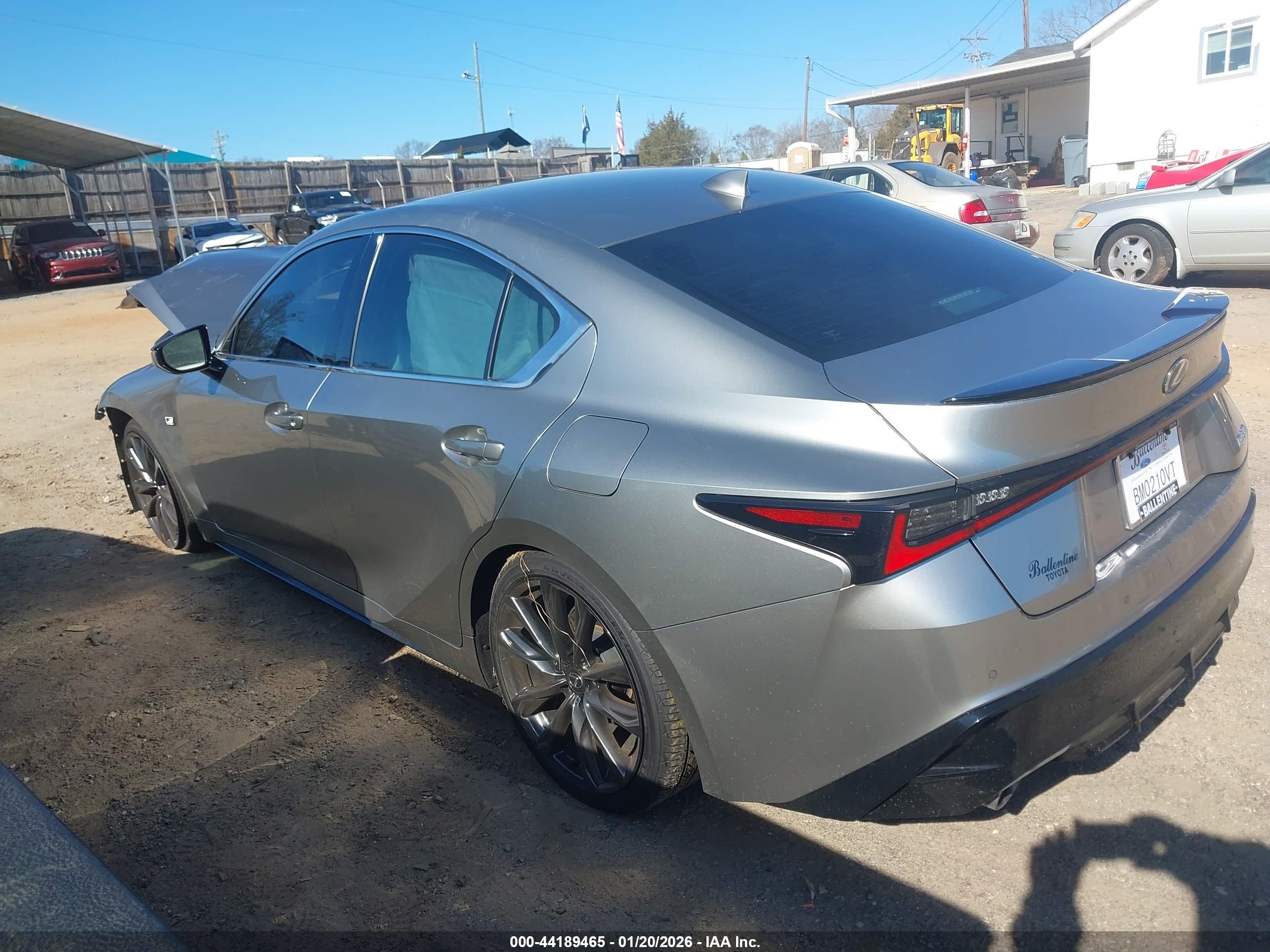 LEXUS IS image 3