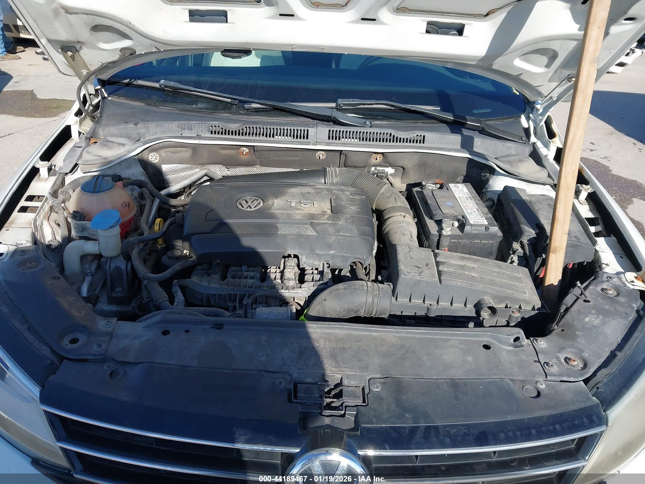 VOLKSWAGEN JETTA image 10