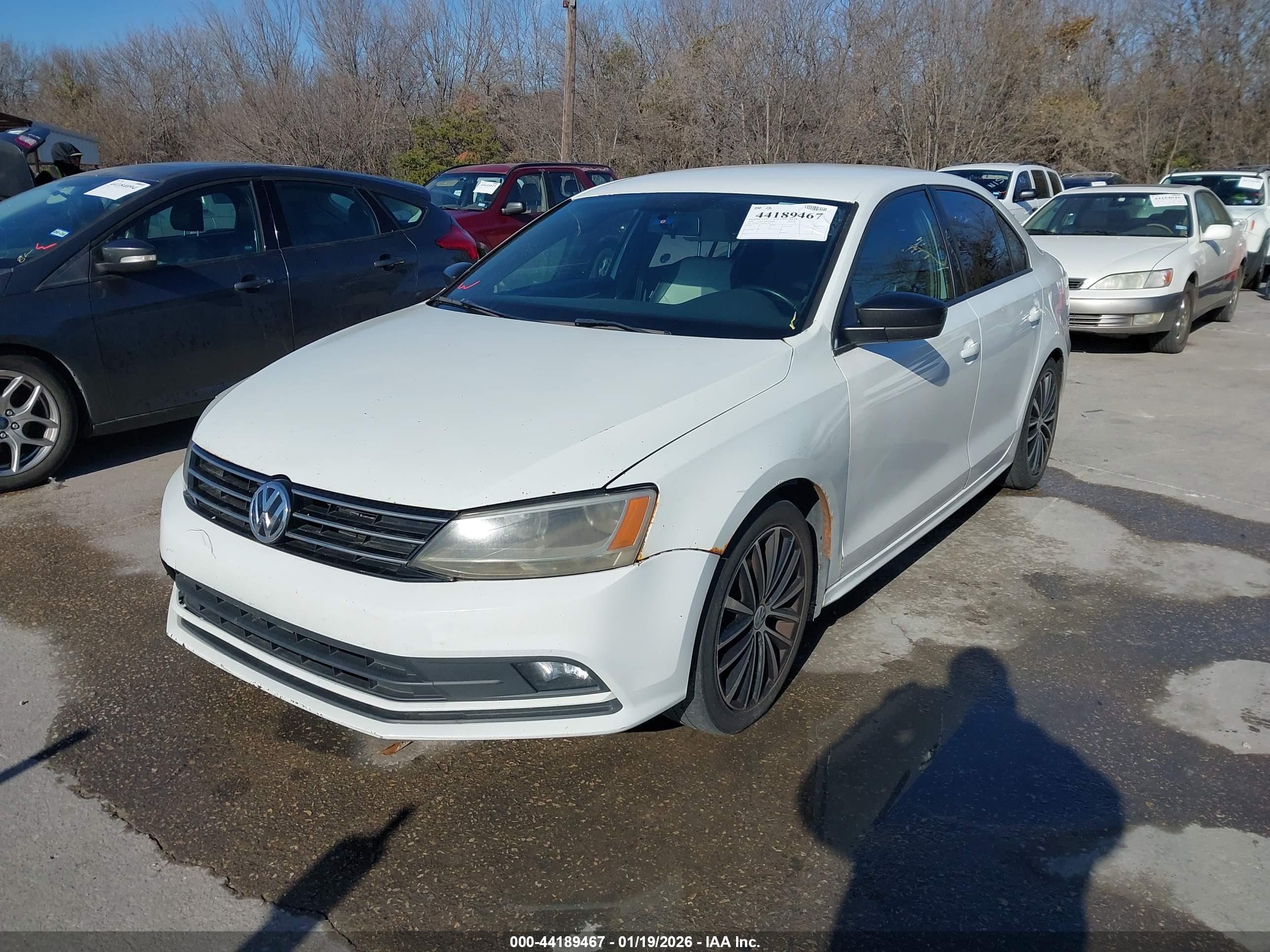 VOLKSWAGEN JETTA image 2