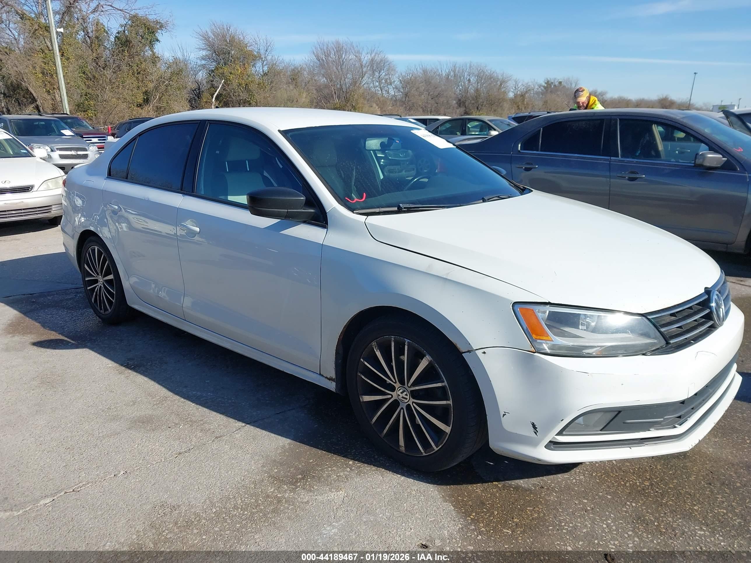 VOLKSWAGEN JETTA image 6