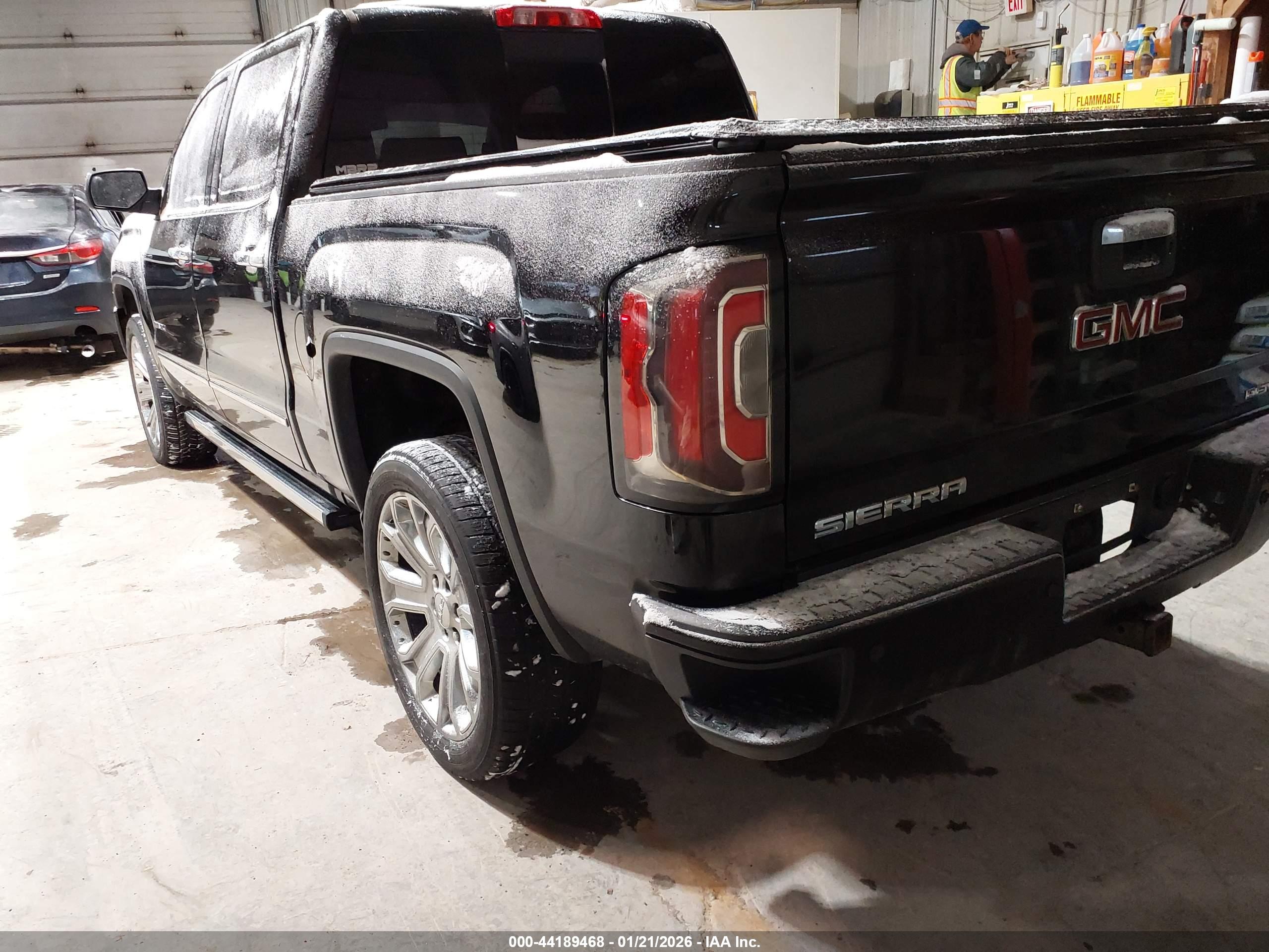 GMC SIERRA image 3