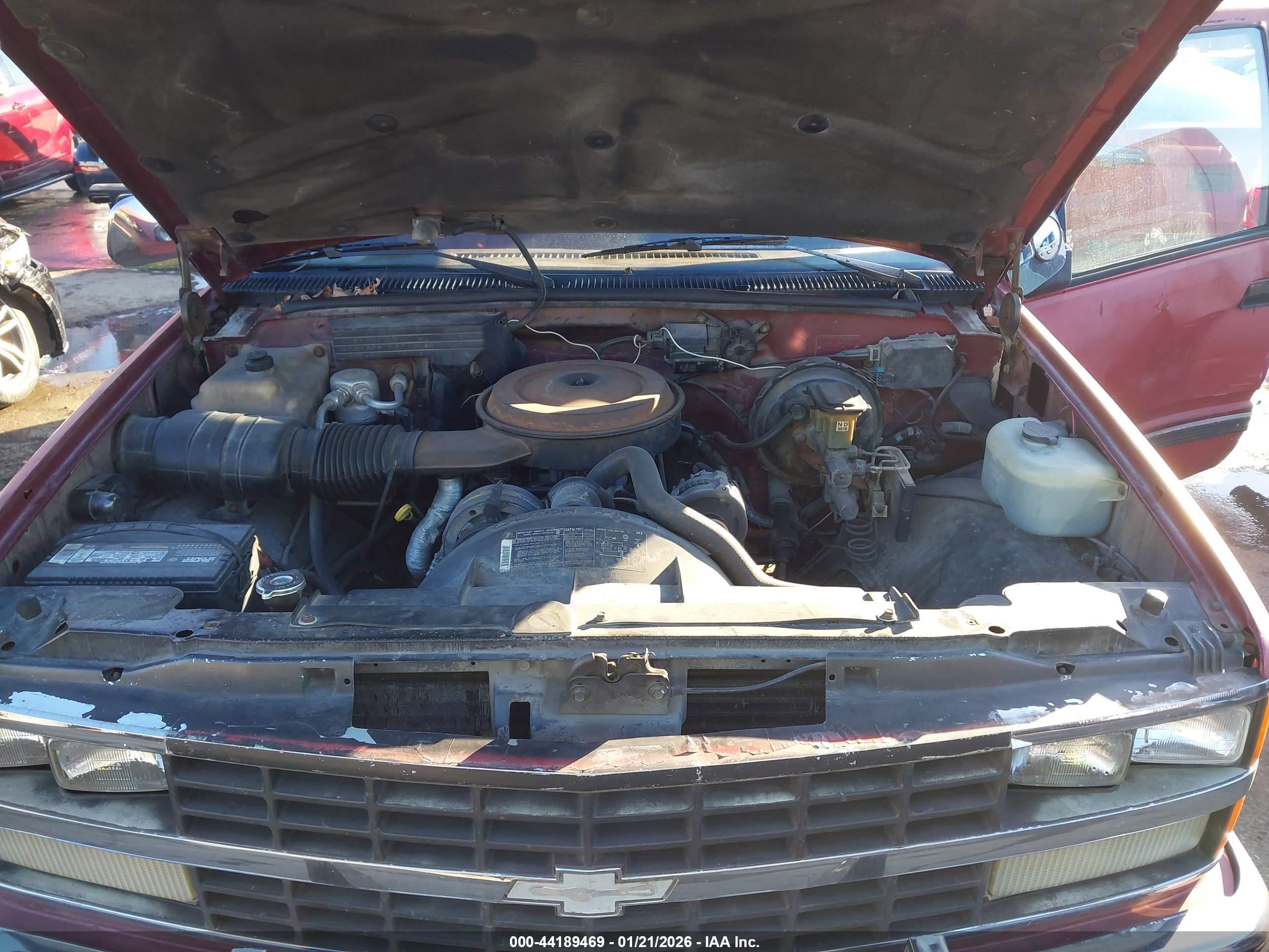 CHEVROLET GMT-400 image 10