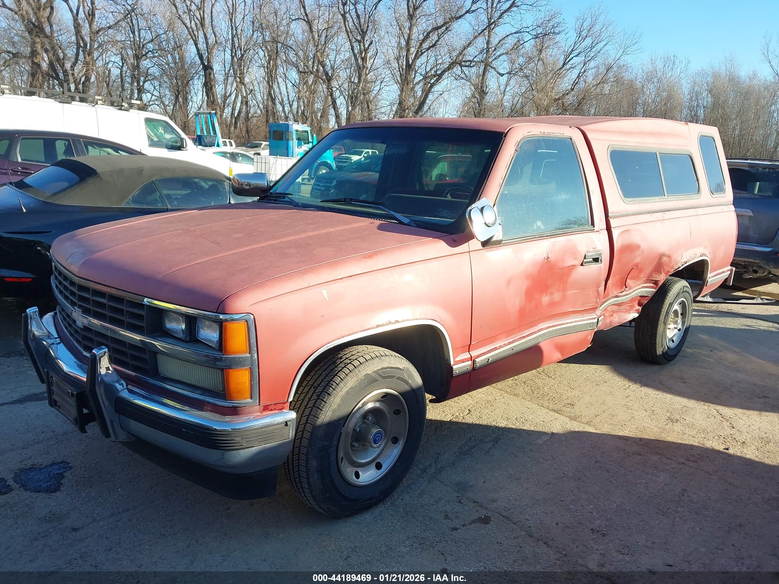 CHEVROLET GMT-400 image 2