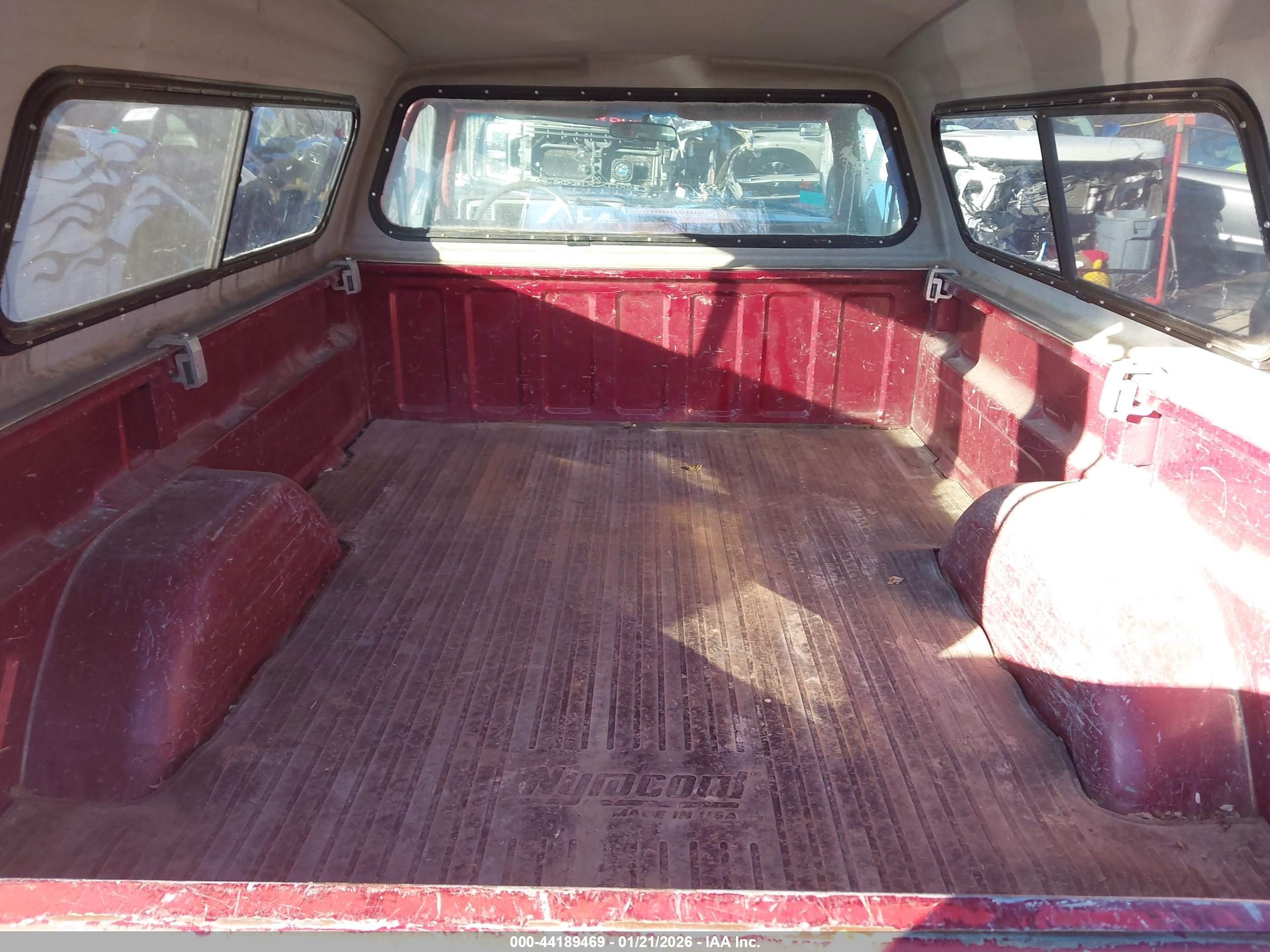 CHEVROLET GMT-400 image 8
