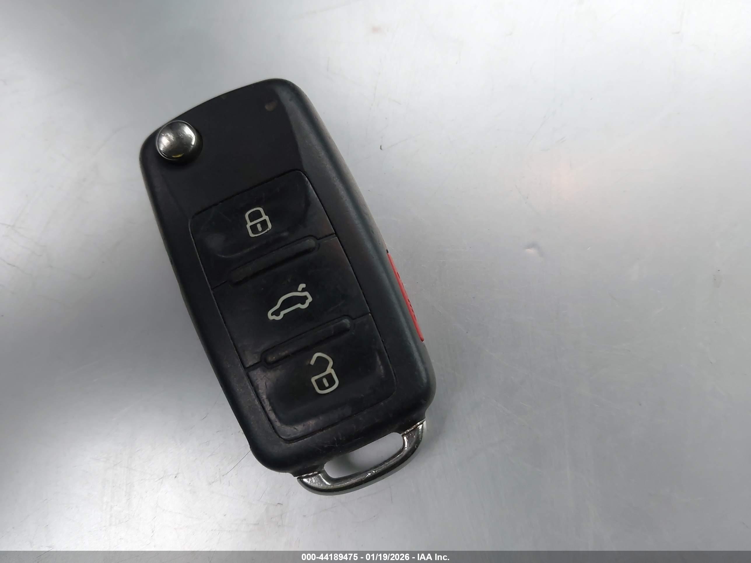VOLKSWAGEN TIGUAN image 11