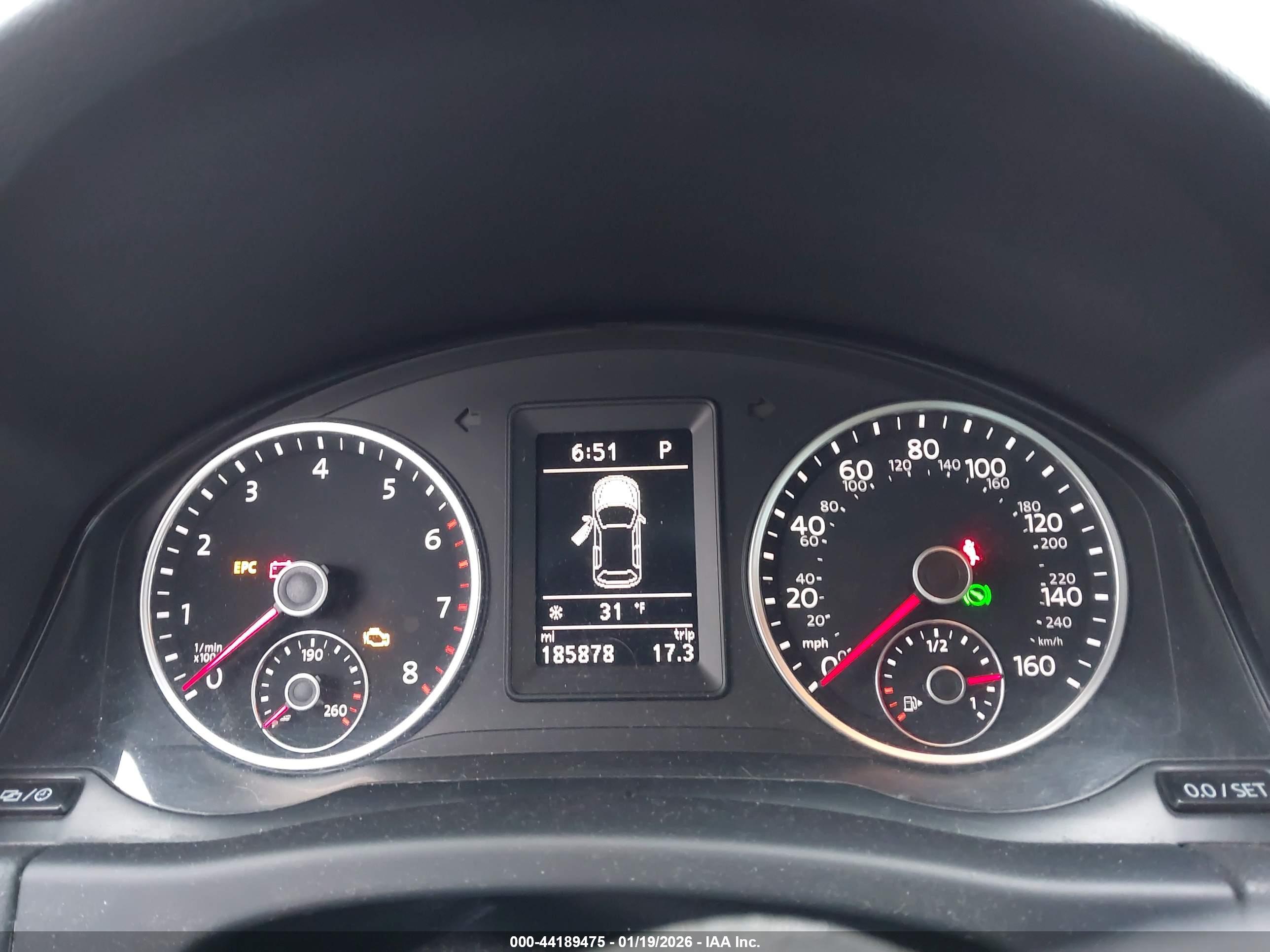 VOLKSWAGEN TIGUAN image 7