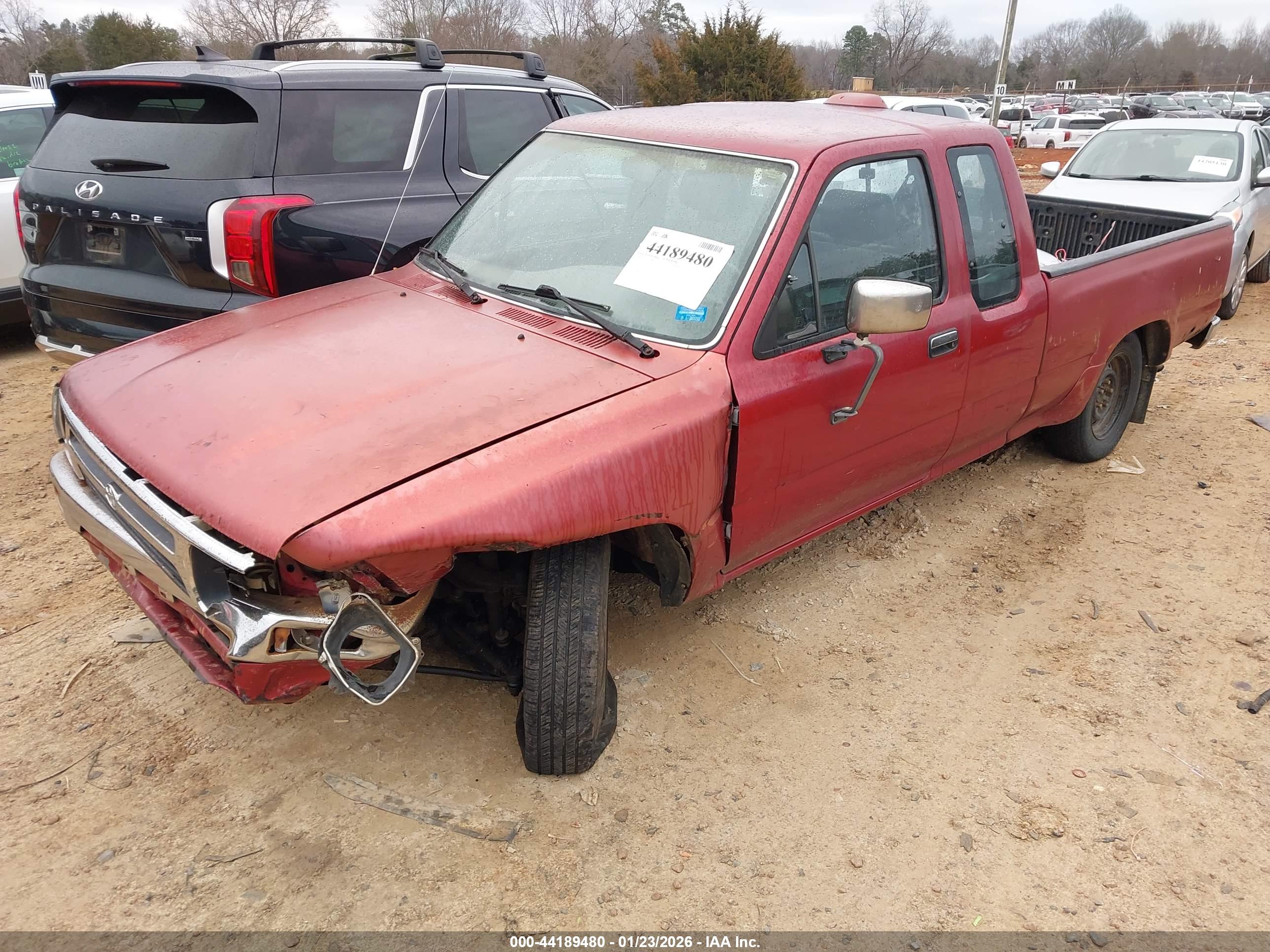 TOYOTA PICKUP image 2