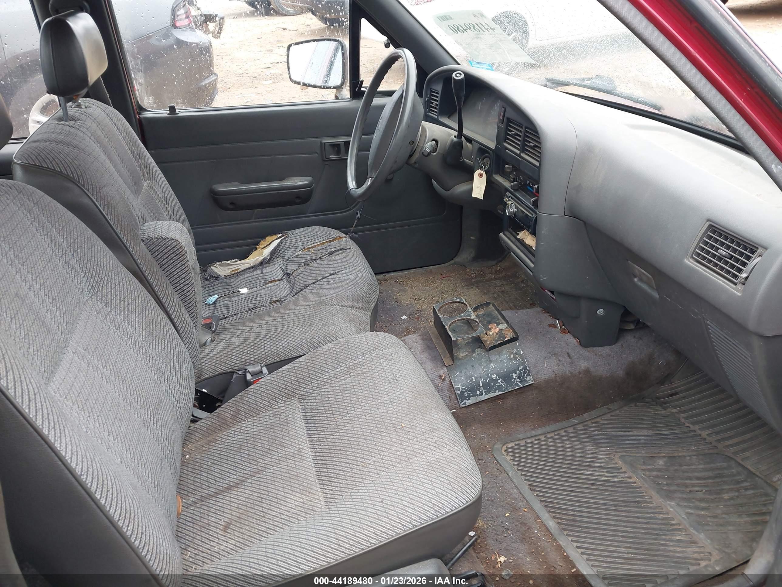 TOYOTA PICKUP image 5