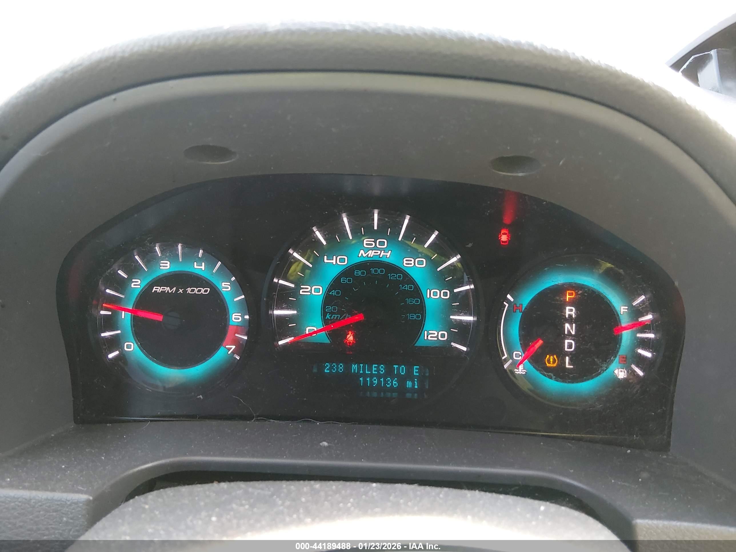FORD FUSION image 7
