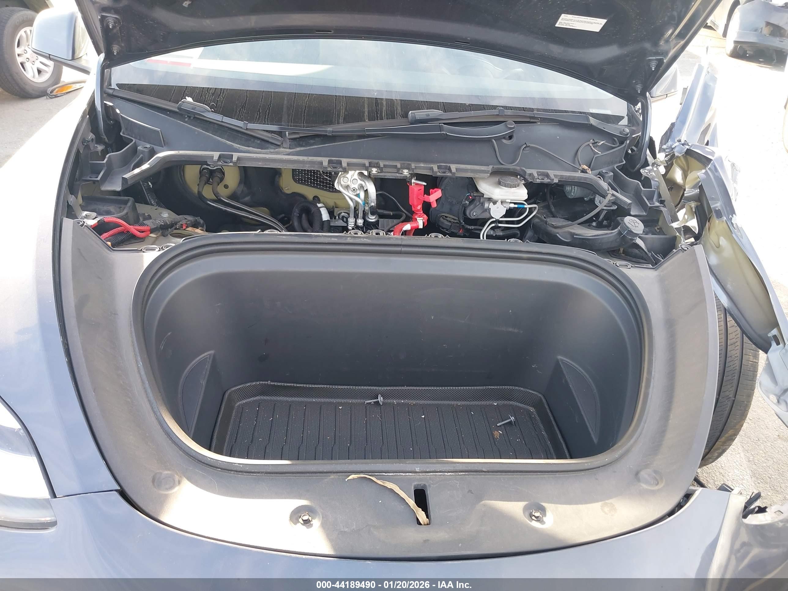 TESLA MODEL image 10