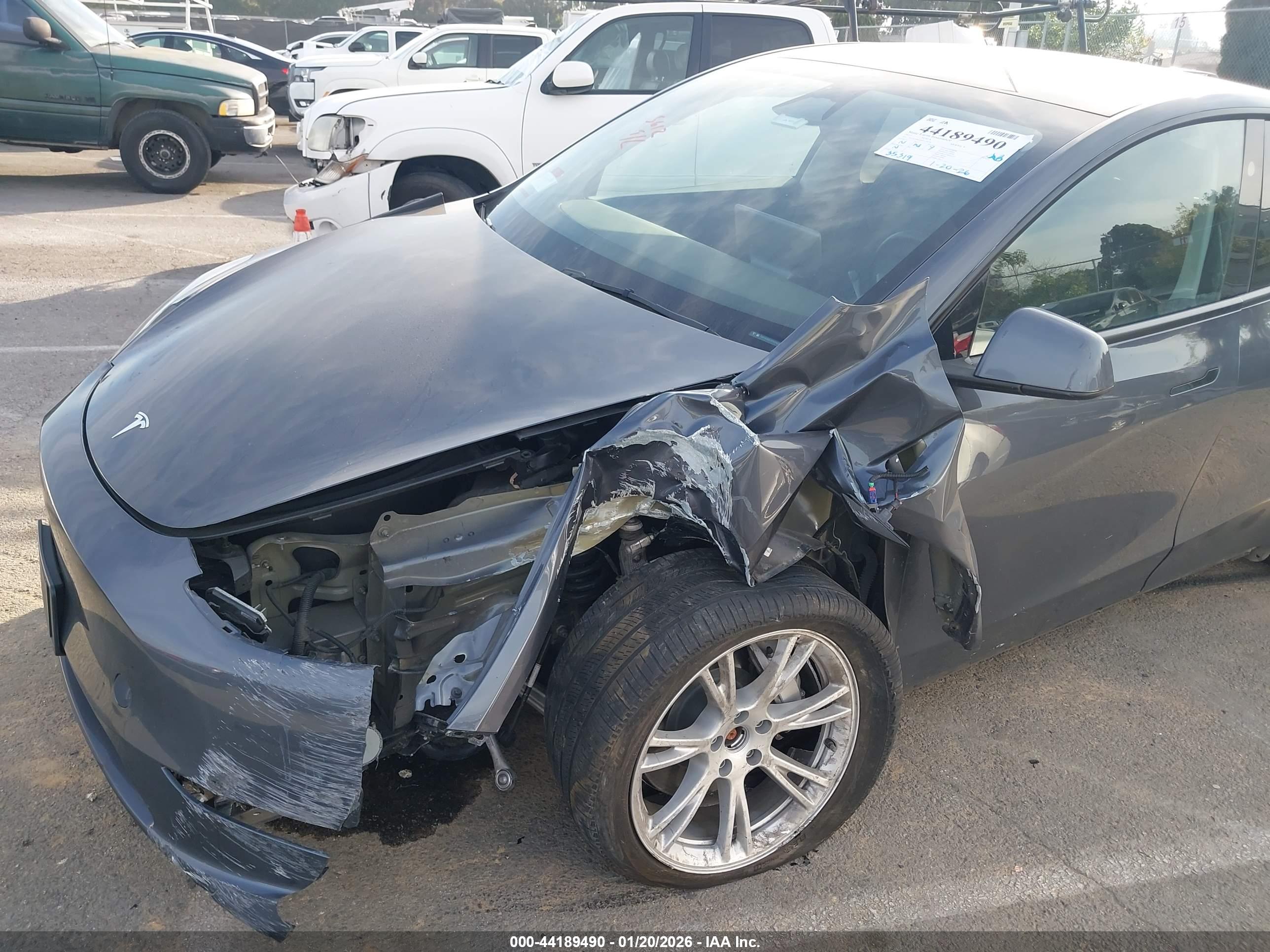 TESLA MODEL image 6