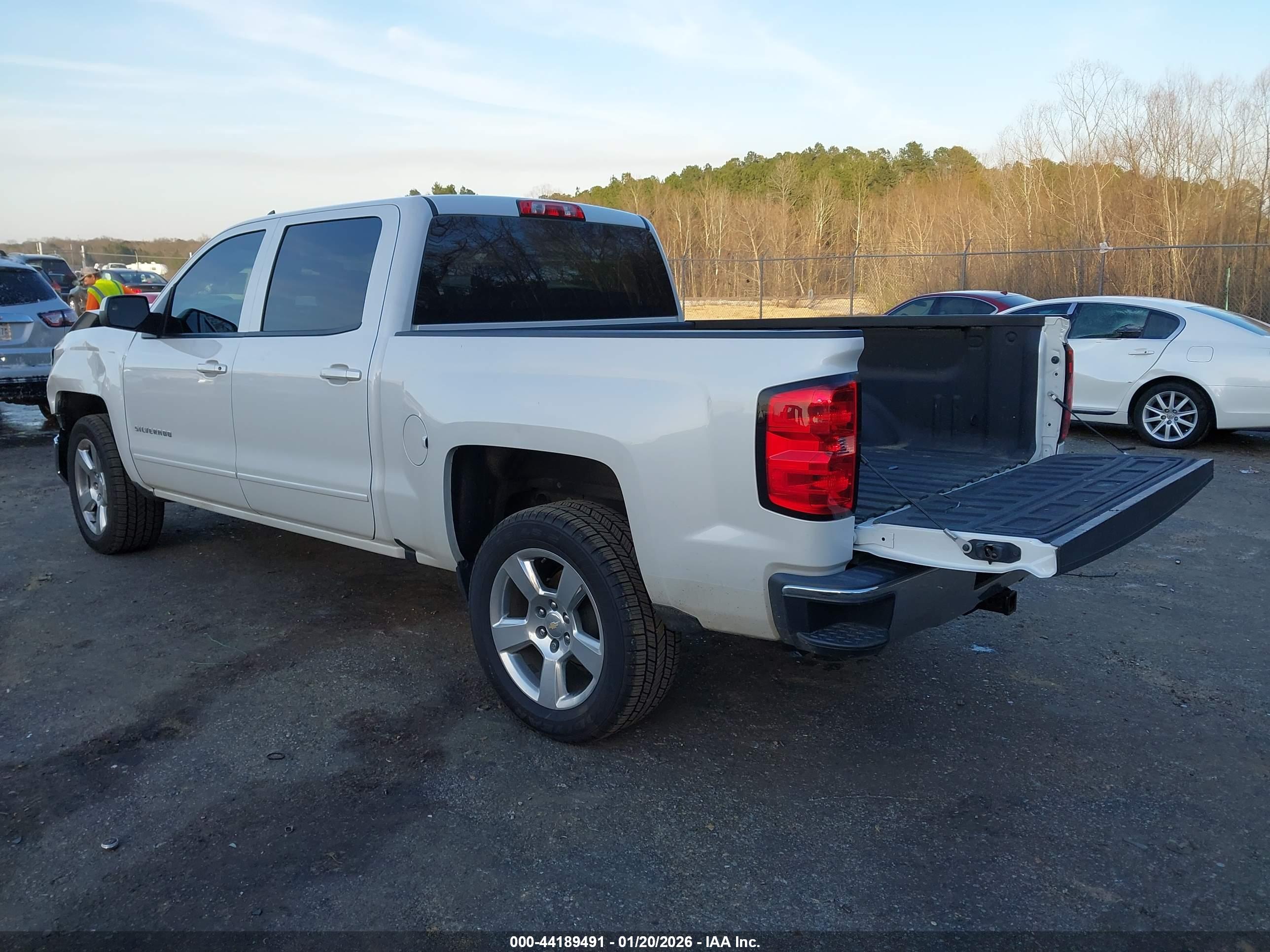 CHEVROLET SILVERADO image 3