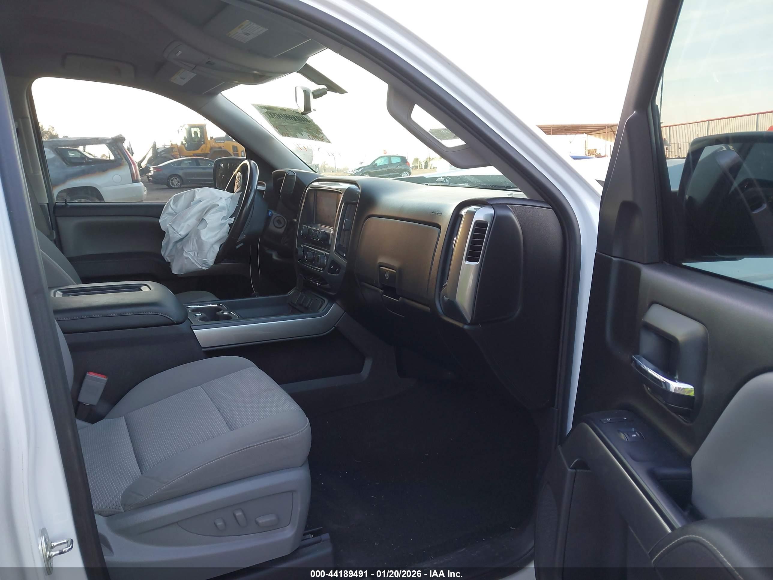 CHEVROLET SILVERADO image 5