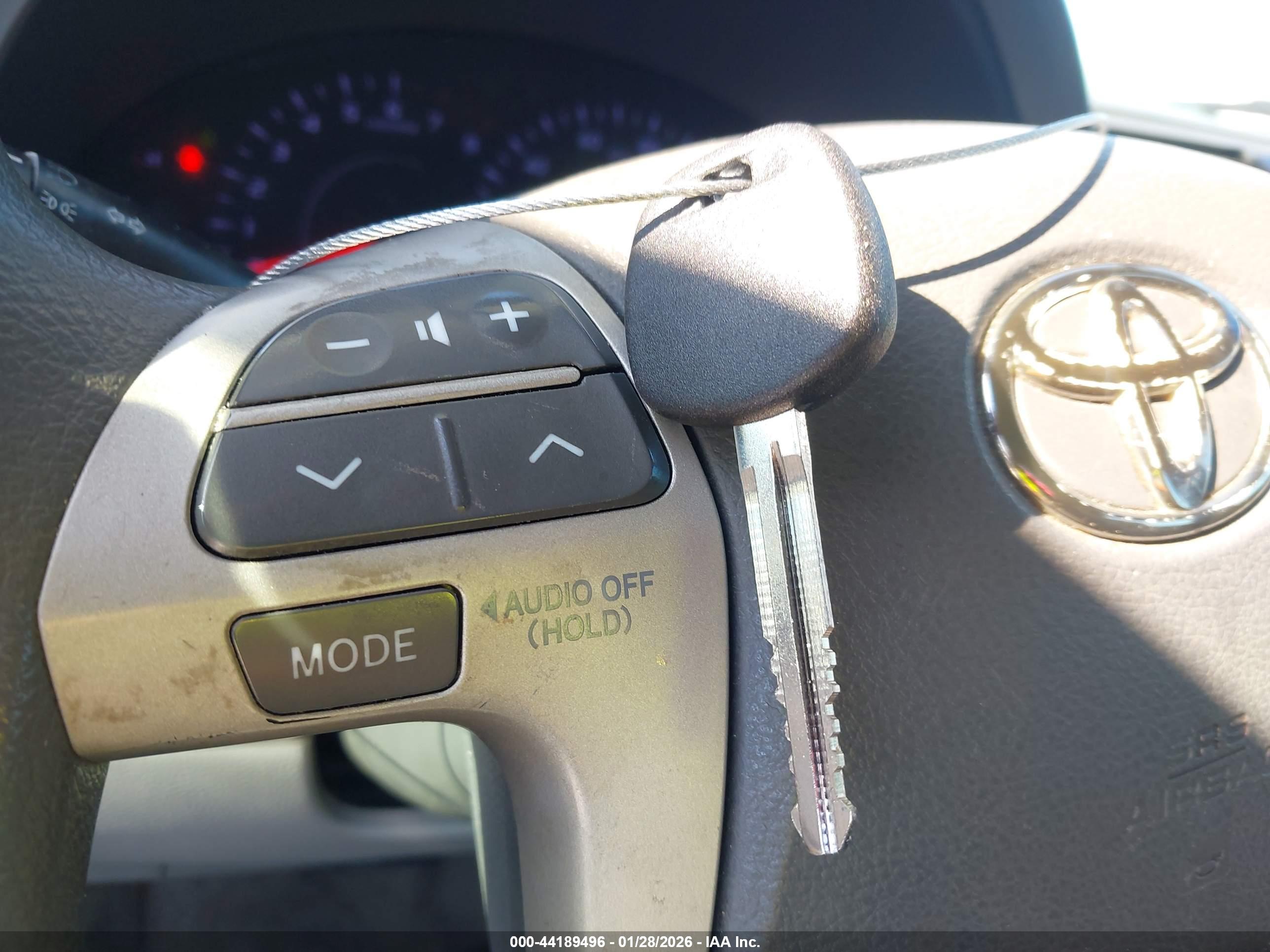 TOYOTA CAMRY image 11